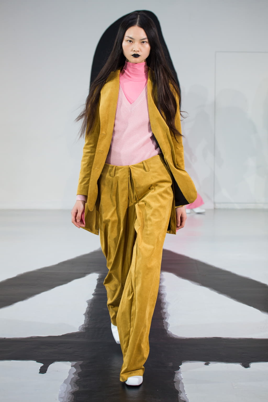Fashion Week Paris Fall/Winter 2016 look 13 from the Aalto collection 女装