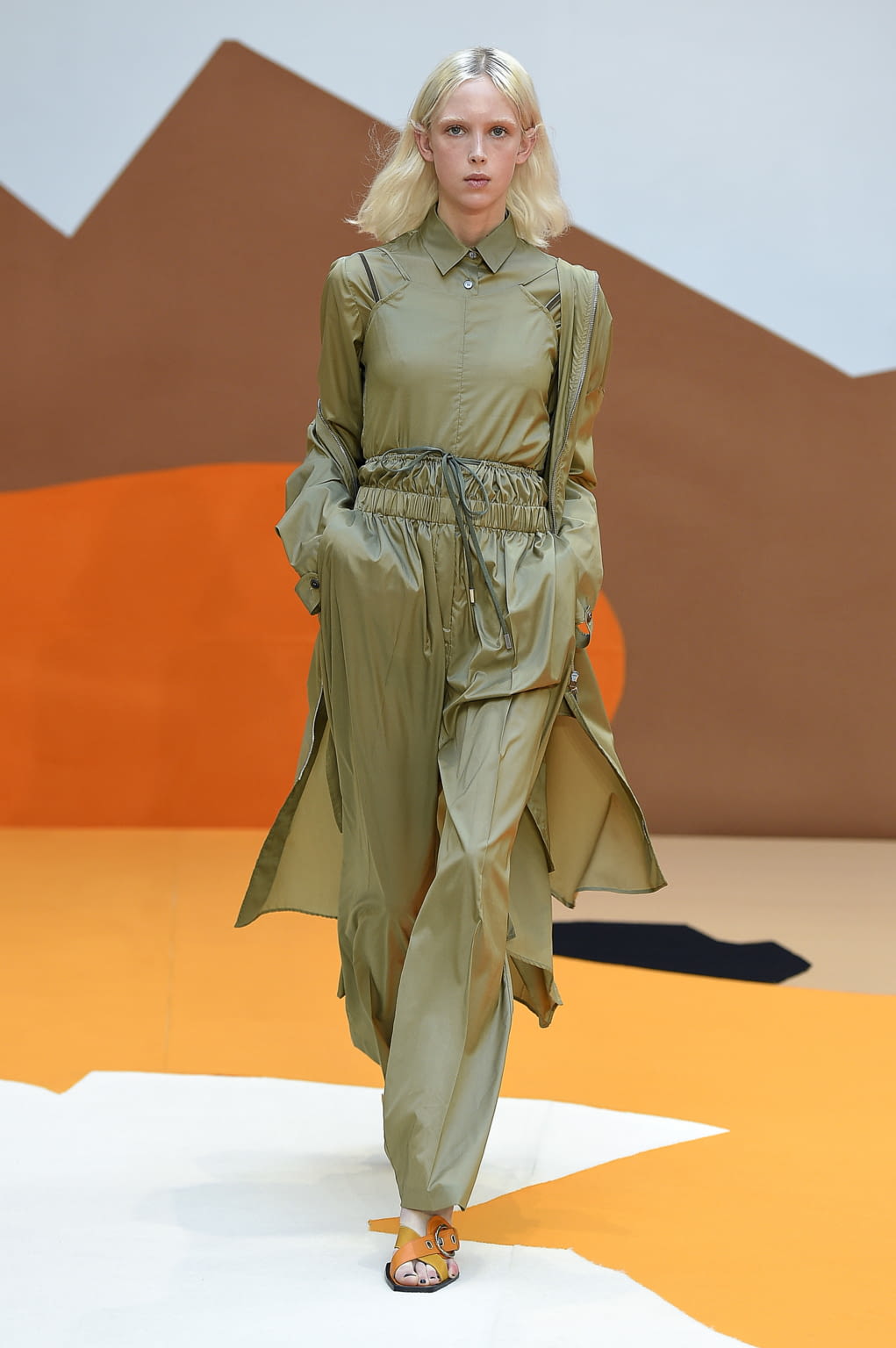 Fashion Week Paris Spring/Summer 2017 look 13 from the Aalto collection womenswear