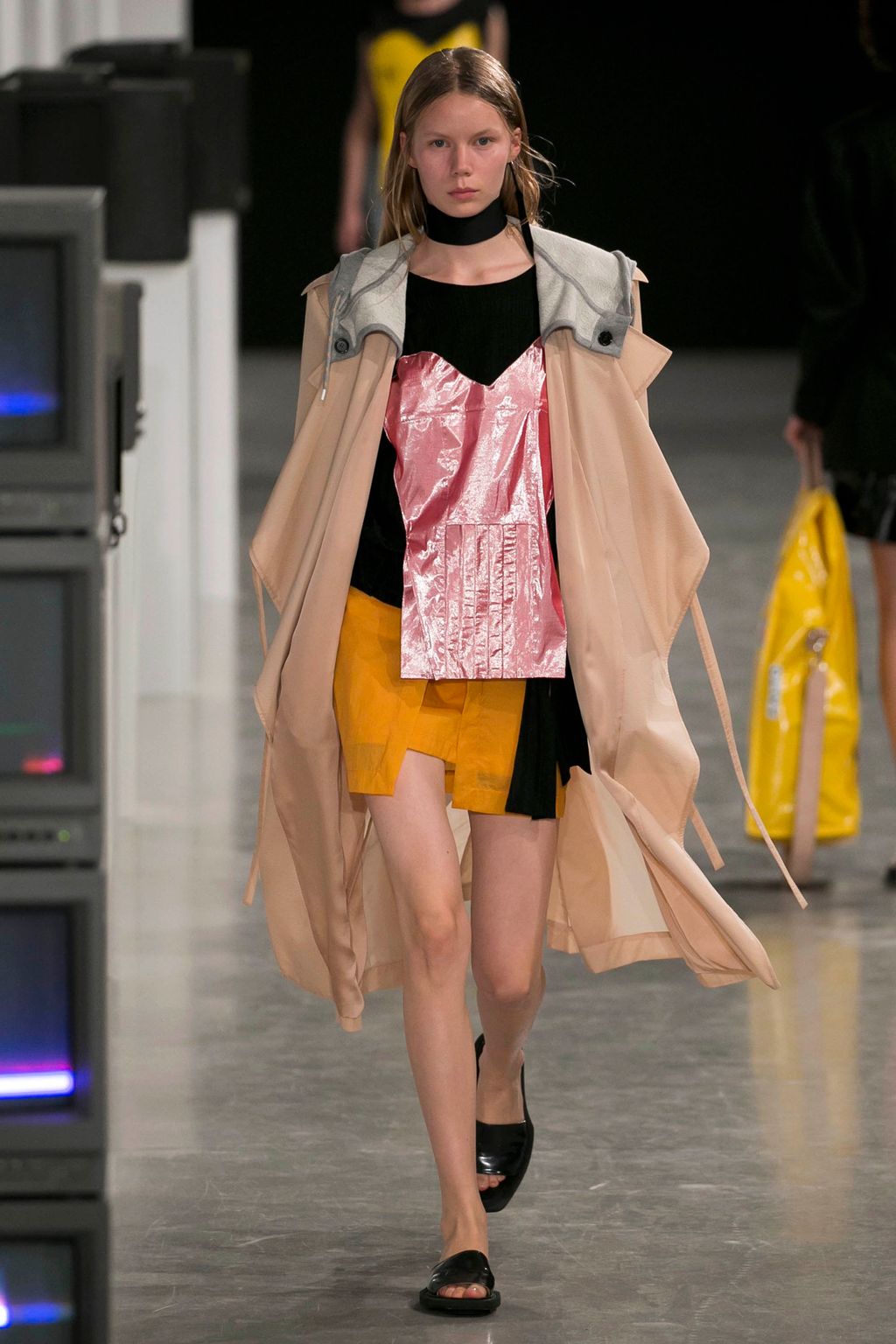 Fashion Week Paris Spring/Summer 2018 look 14 from the Aalto collection womenswear