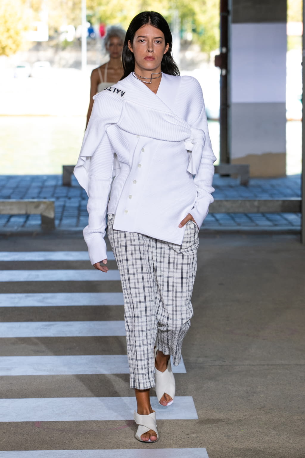 Fashion Week Paris Spring/Summer 2019 look 31 from the Aalto collection womenswear