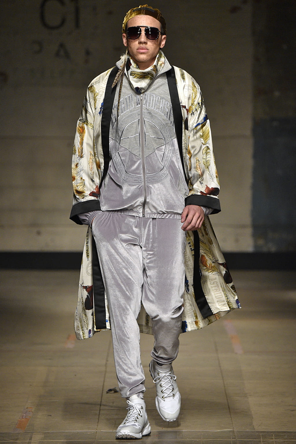 Fashion Week London Fall/Winter 2017 look 6 from the Astrid Andersen collection 男装