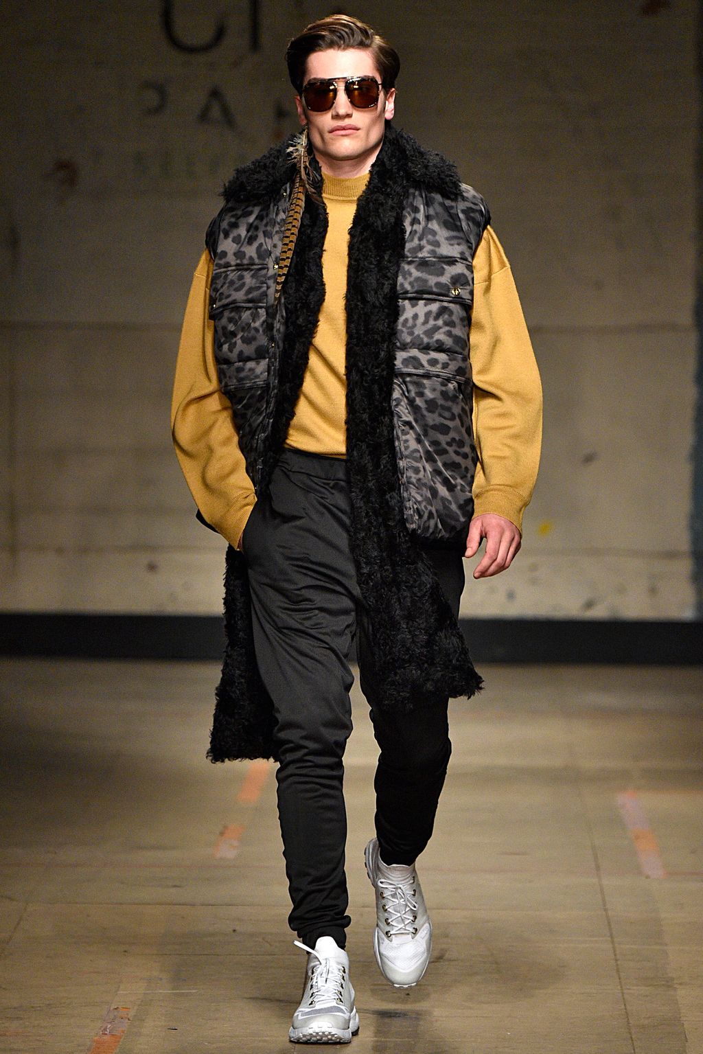 Fashion Week London Fall/Winter 2017 look 15 from the Astrid Andersen collection menswear