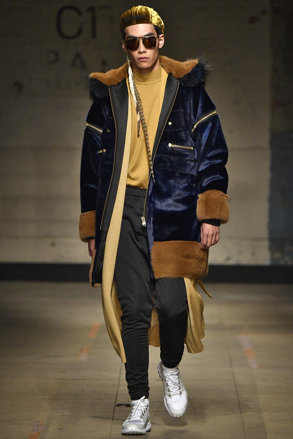 Fashion Week London Fall/Winter 2017 look 17 from the Astrid Andersen collection 男装