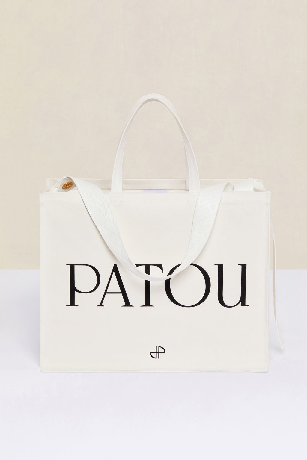 Fashion Week Paris Spring/Summer 2023 look 1 from the Patou collection womenswear accessories
