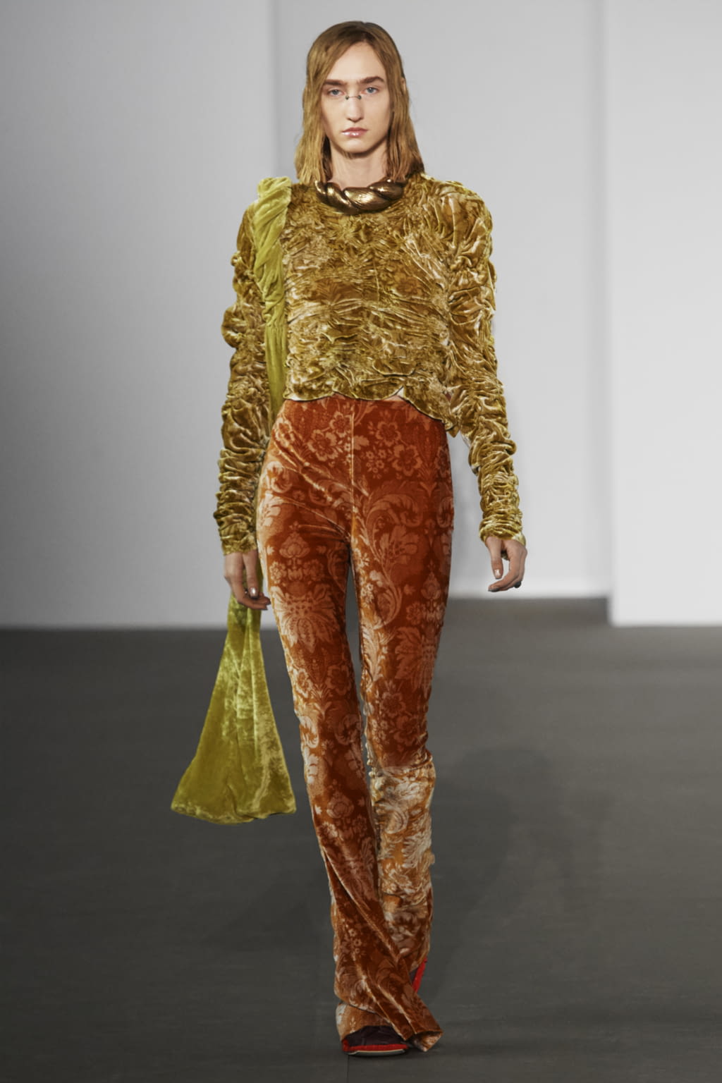 Fashion Week Paris Fall/Winter 2020 look 13 from the Acne Studios collection womenswear