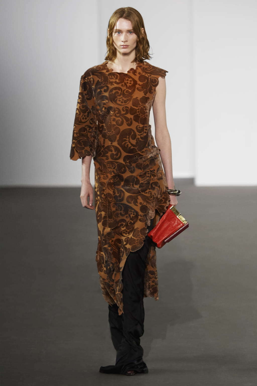 Fashion Week Paris Fall/Winter 2020 look 37 from the Acne Studios collection 女装