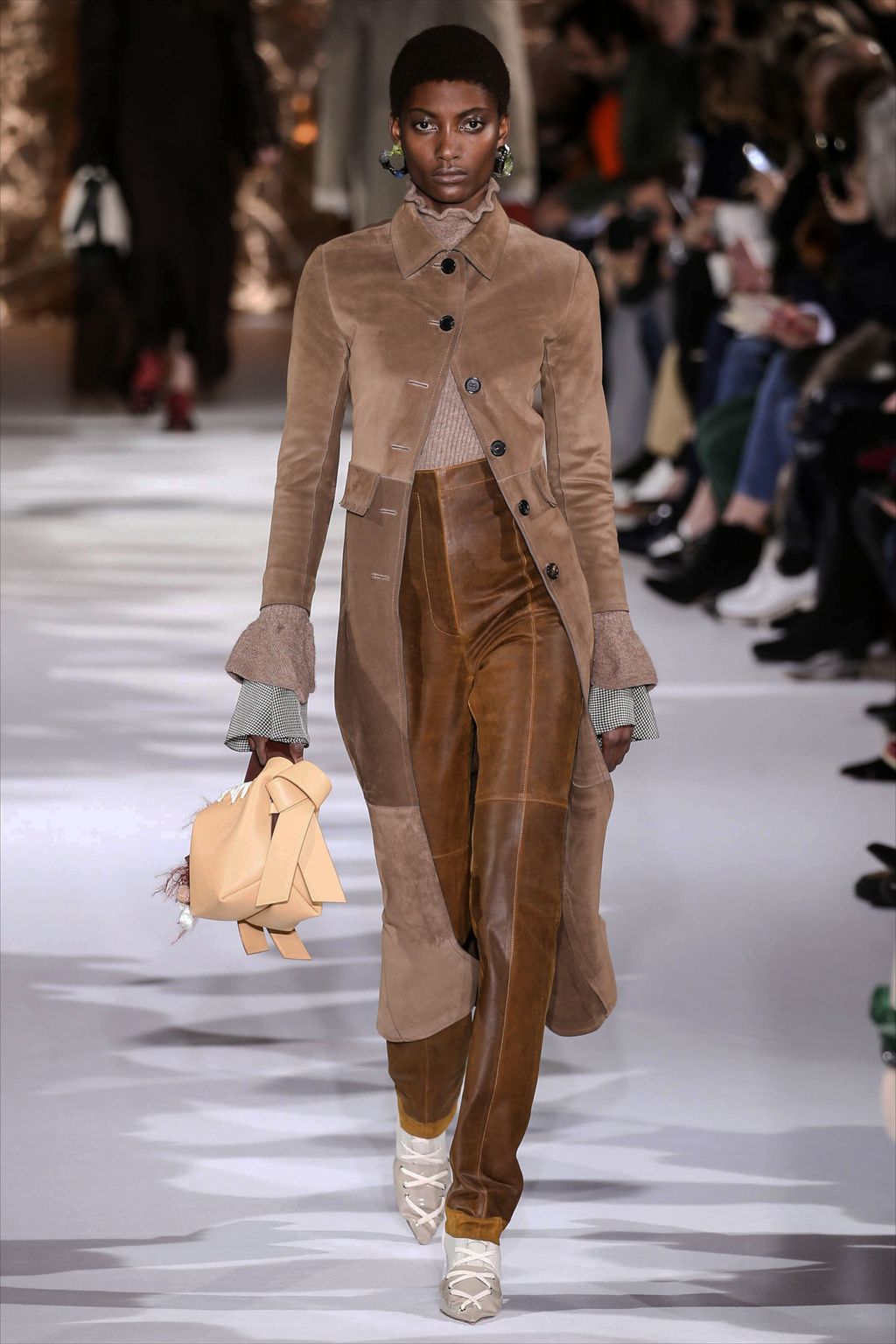 Fashion Week Paris Fall/Winter 2017 look 9 from the Acne Studios collection womenswear