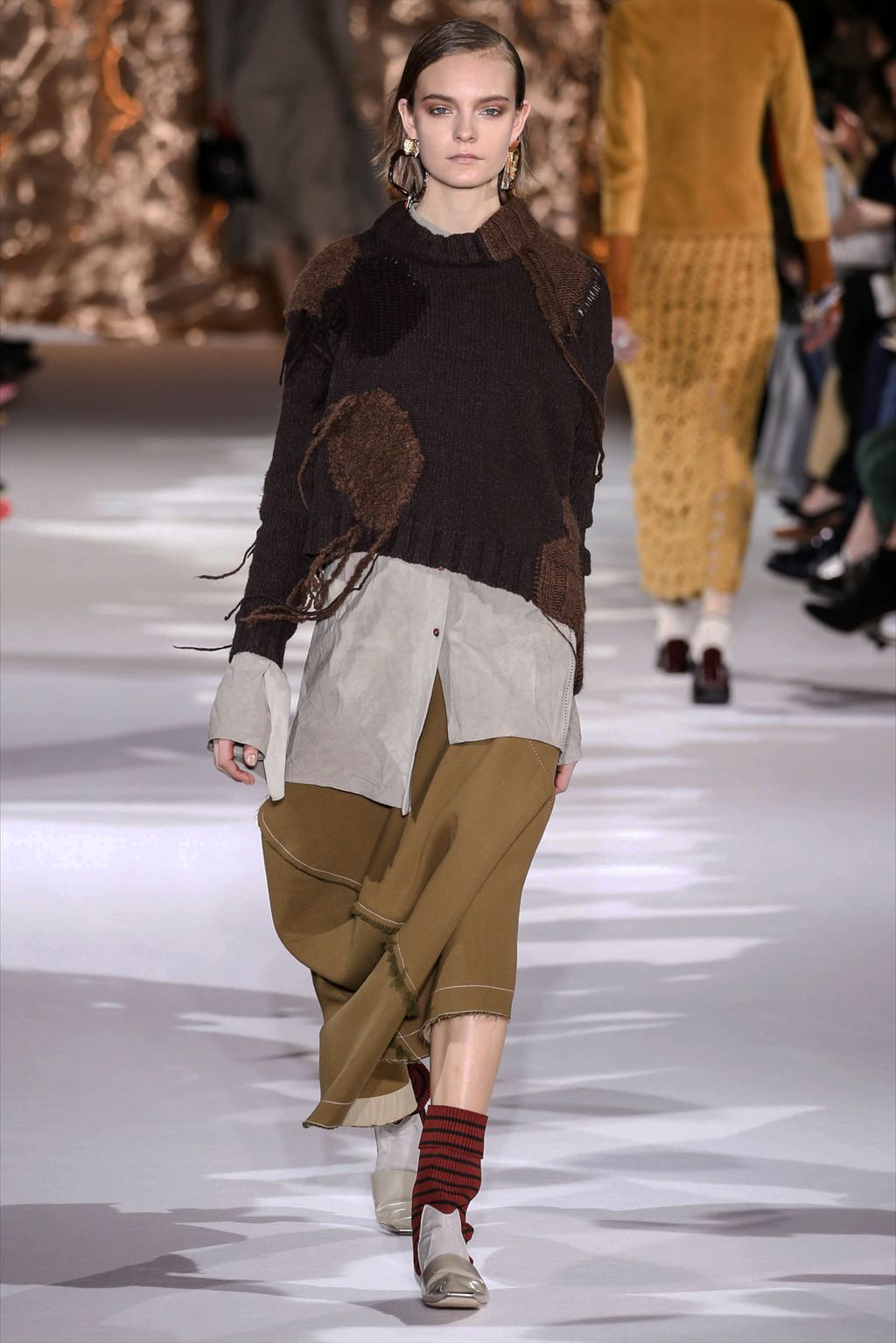 Fashion Week Paris Fall/Winter 2017 look 13 from the Acne Studios collection womenswear