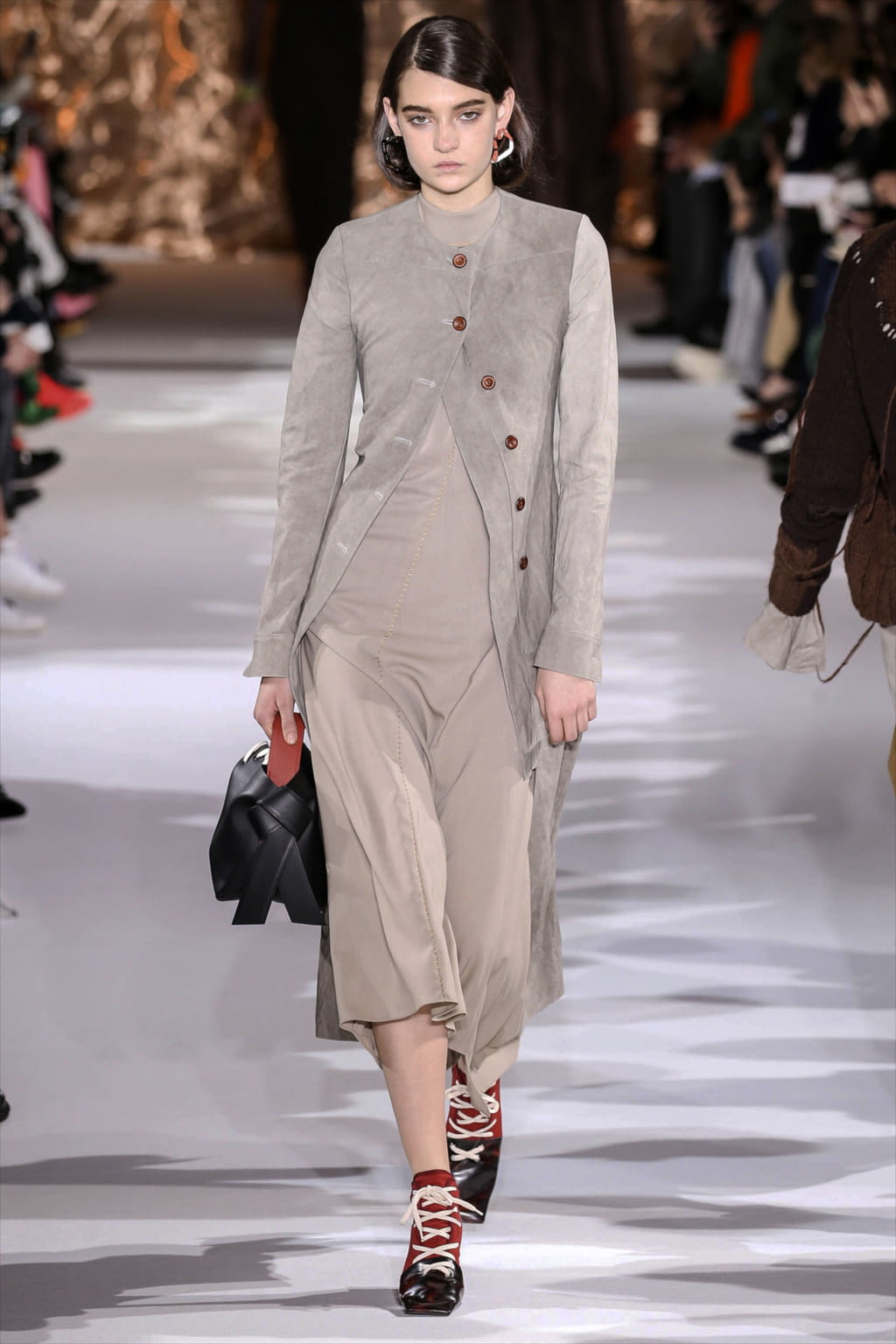 Fashion Week Paris Fall/Winter 2017 look 14 from the Acne Studios collection womenswear