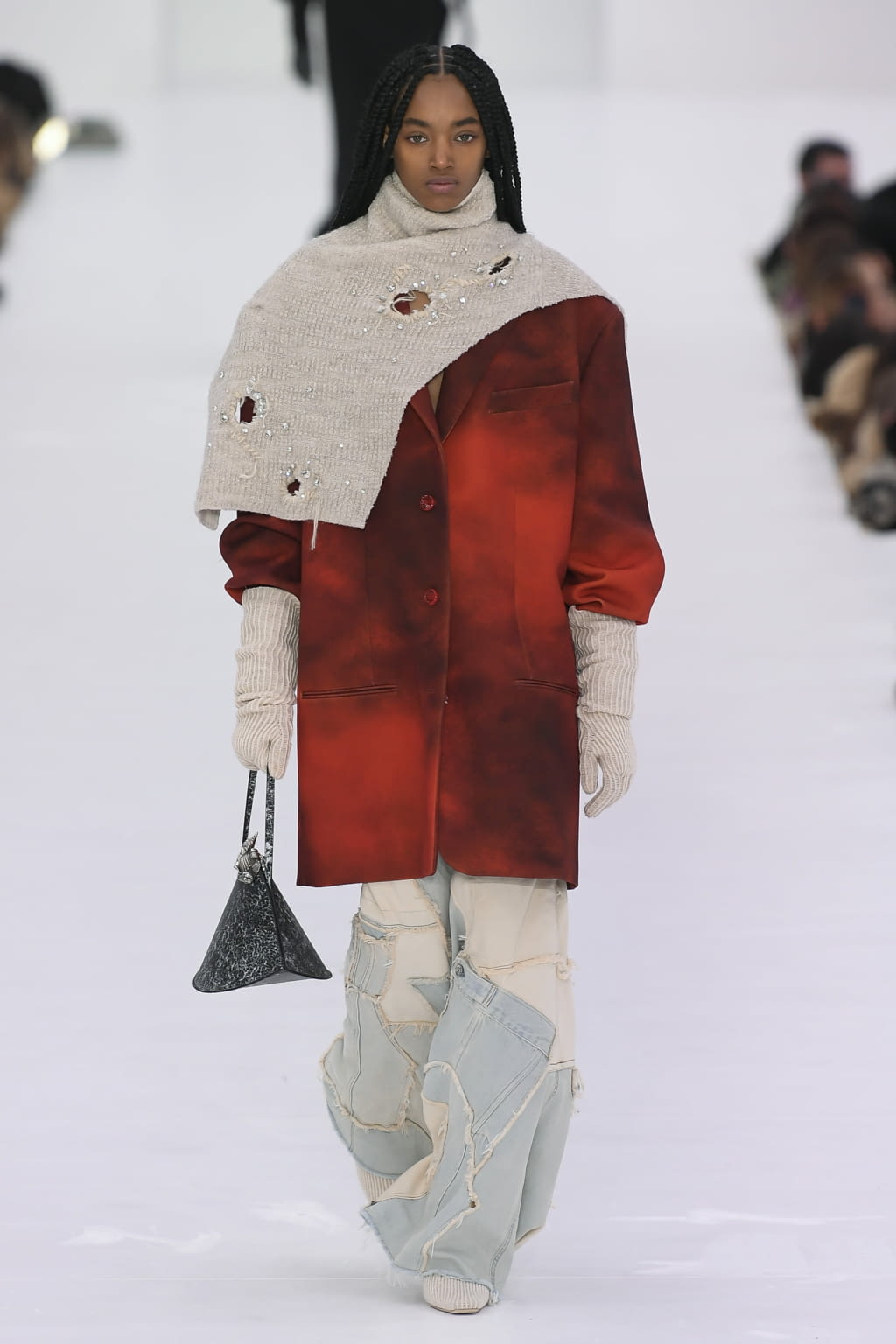 Fashion Week Paris Fall/Winter 2022 look 20 from the Acne Studios collection womenswear