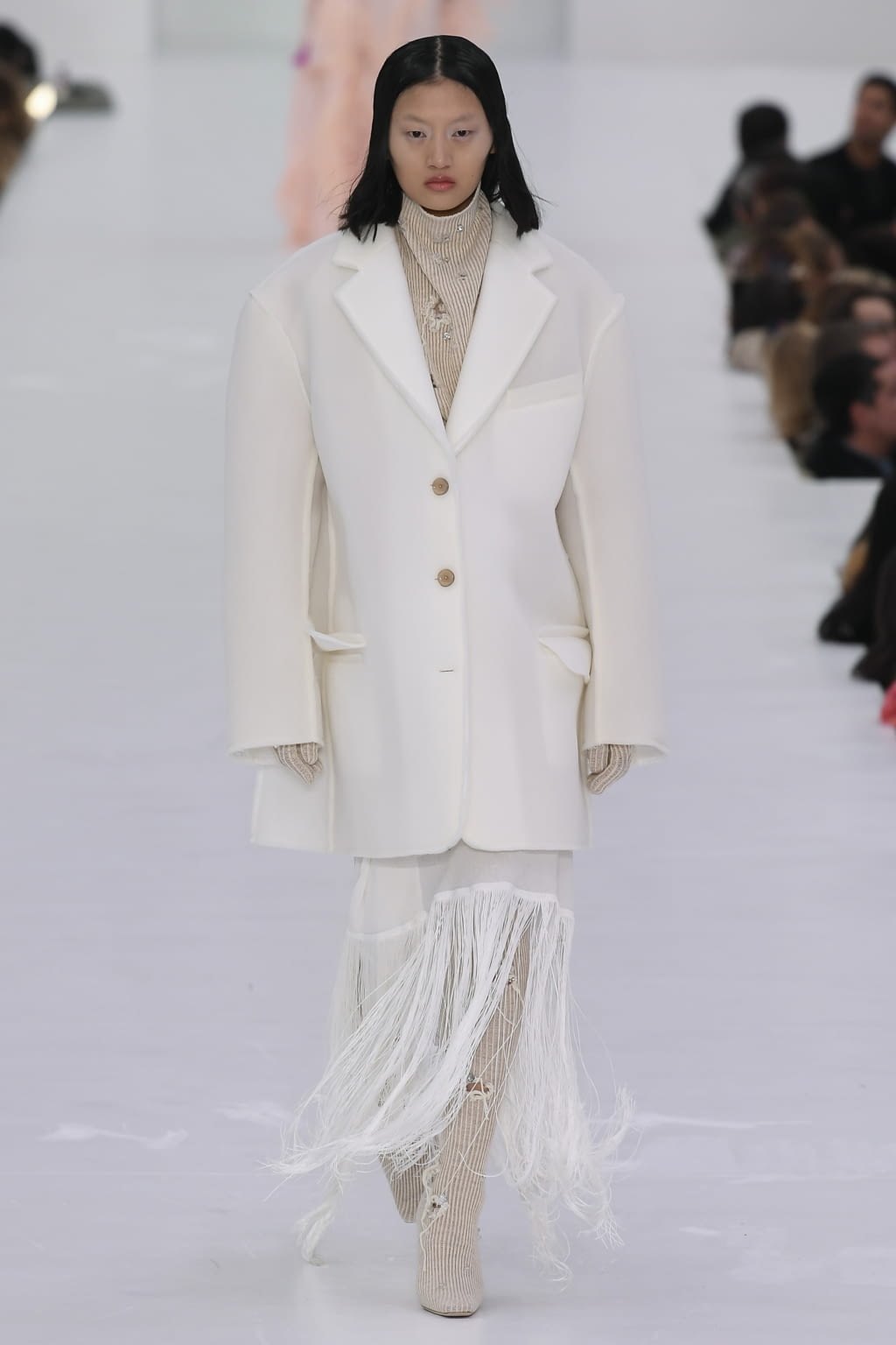 Fashion Week Paris Fall/Winter 2022 look 32 de la collection Acne Studios womenswear
