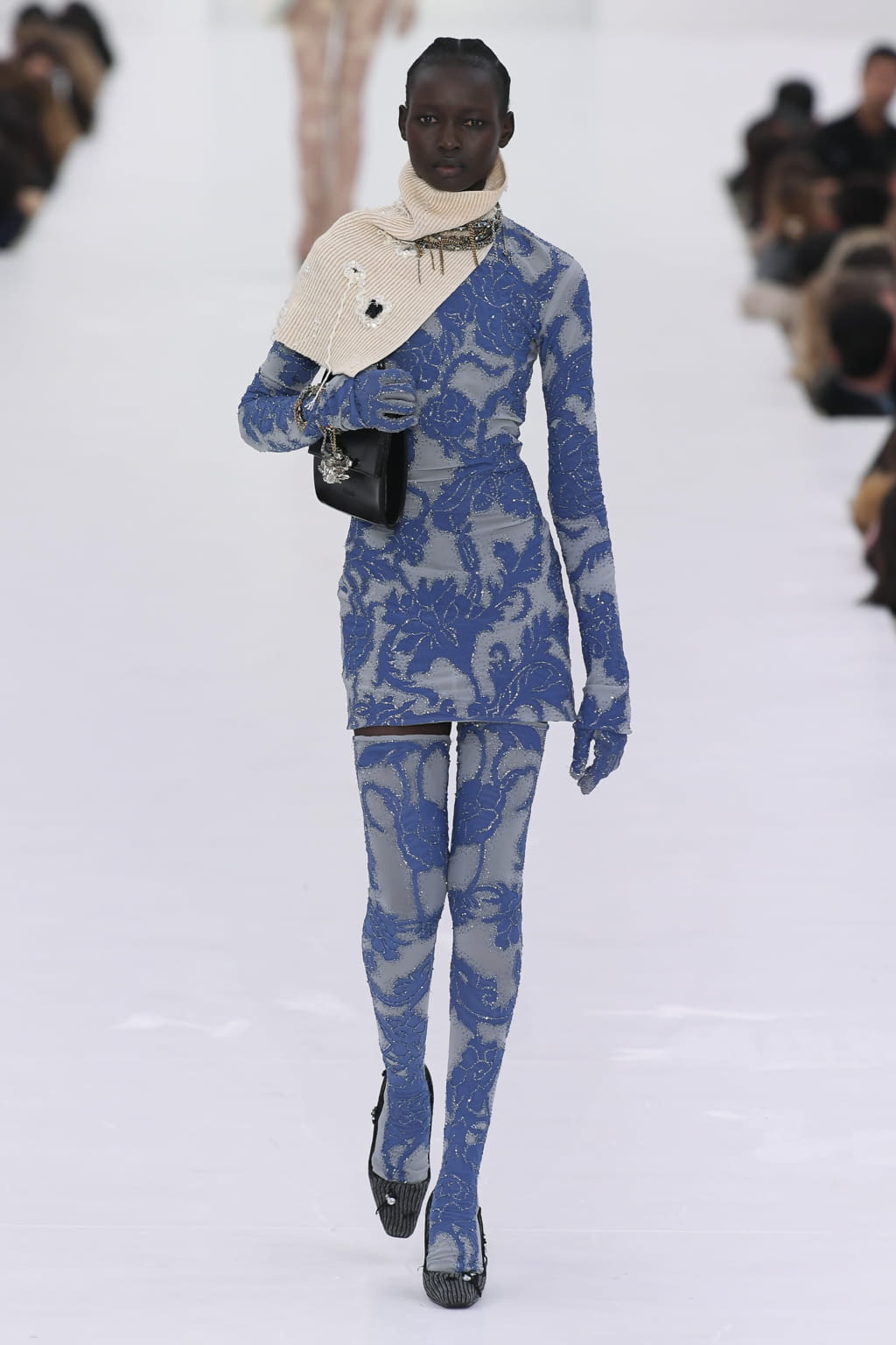 Fashion Week Paris Fall/Winter 2022 look 37 from the Acne Studios collection womenswear