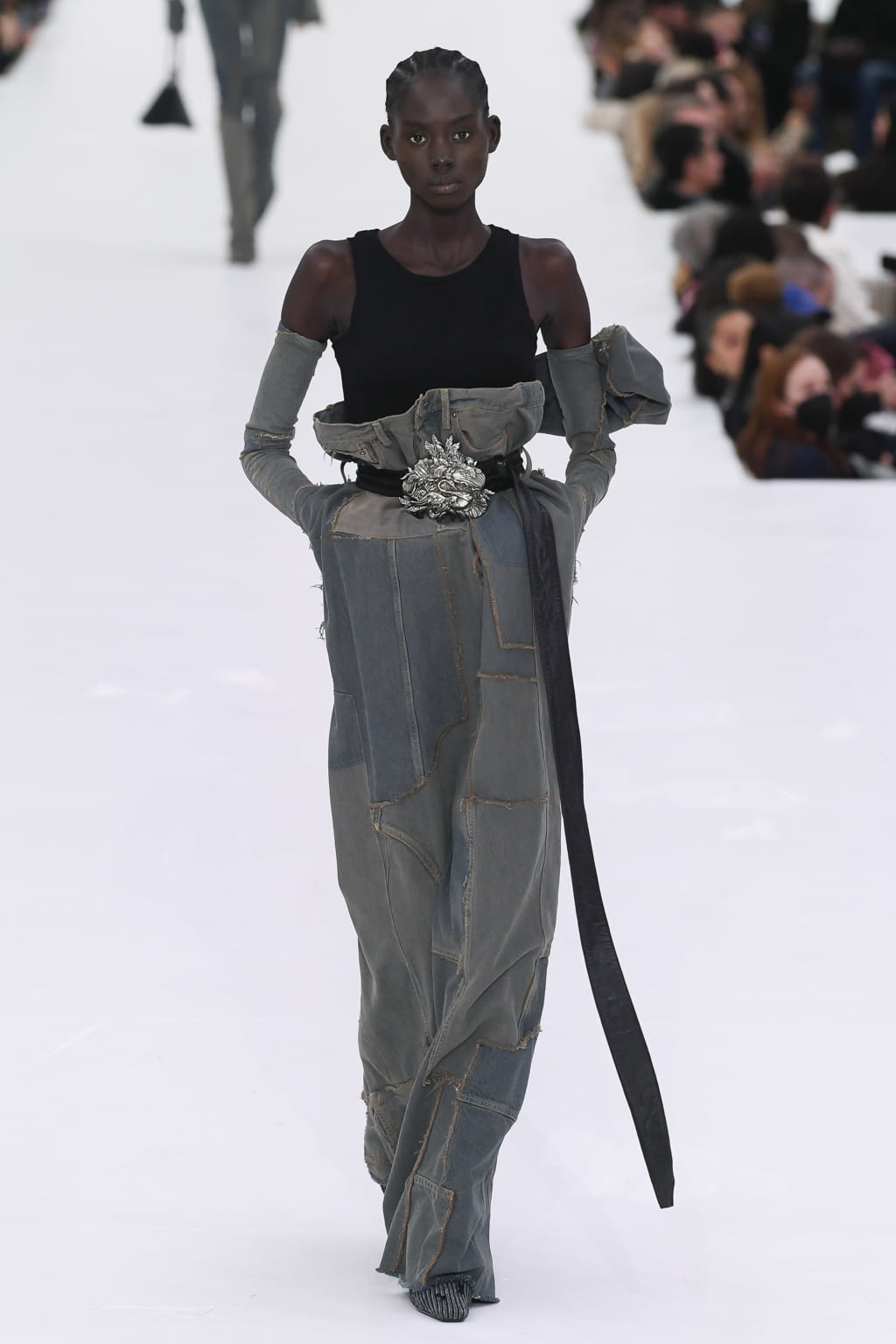 Fashion Week Paris Fall/Winter 2022 look 42 from the Acne Studios collection womenswear