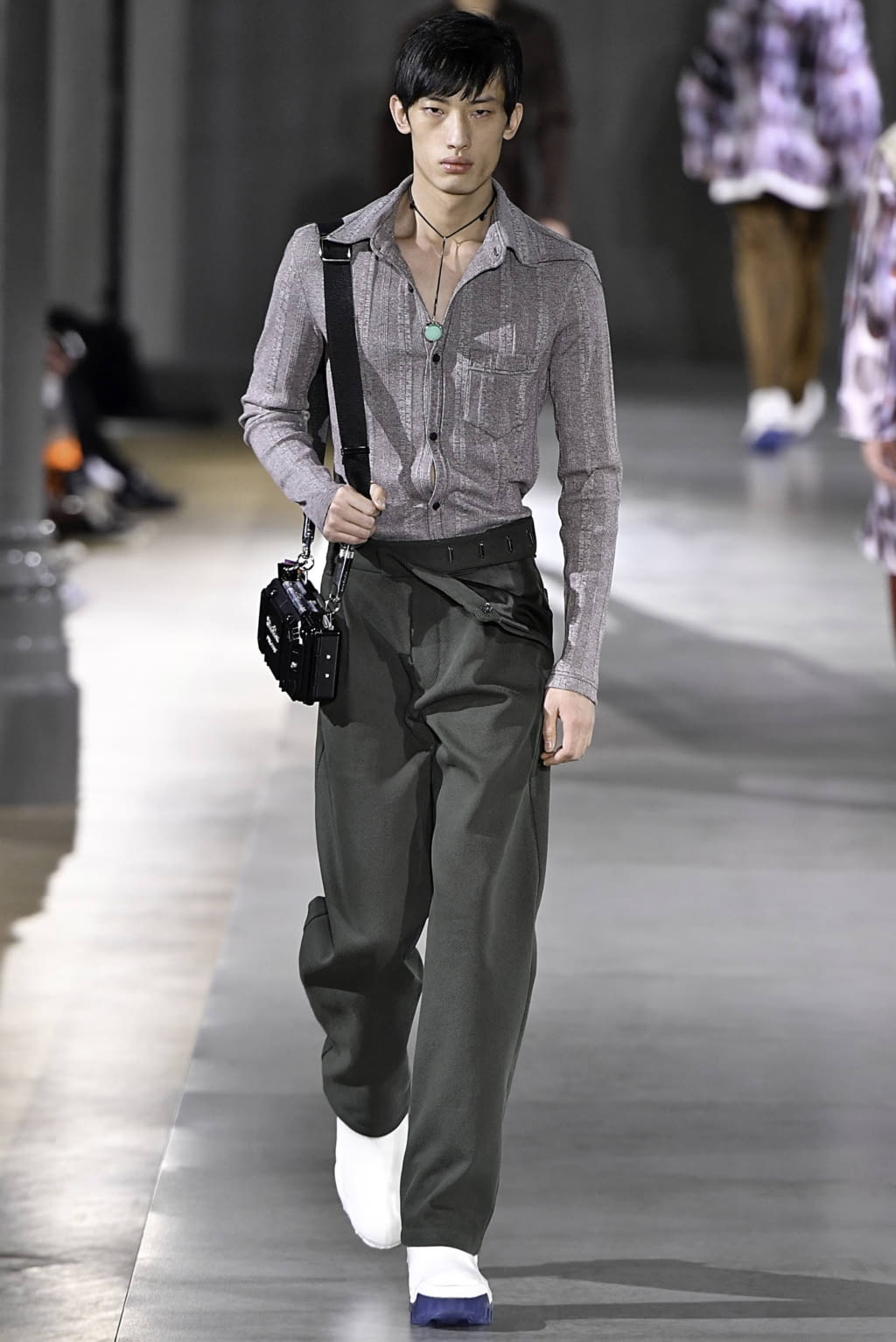 Fashion Week Paris Fall/Winter 2019 look 16 from the Acne Studios collection 男装