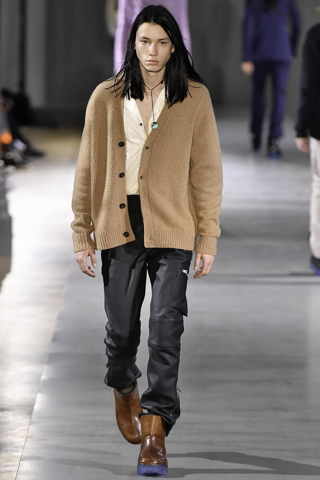Fashion Week Paris Fall/Winter 2019 look 22 from the Acne Studios collection menswear