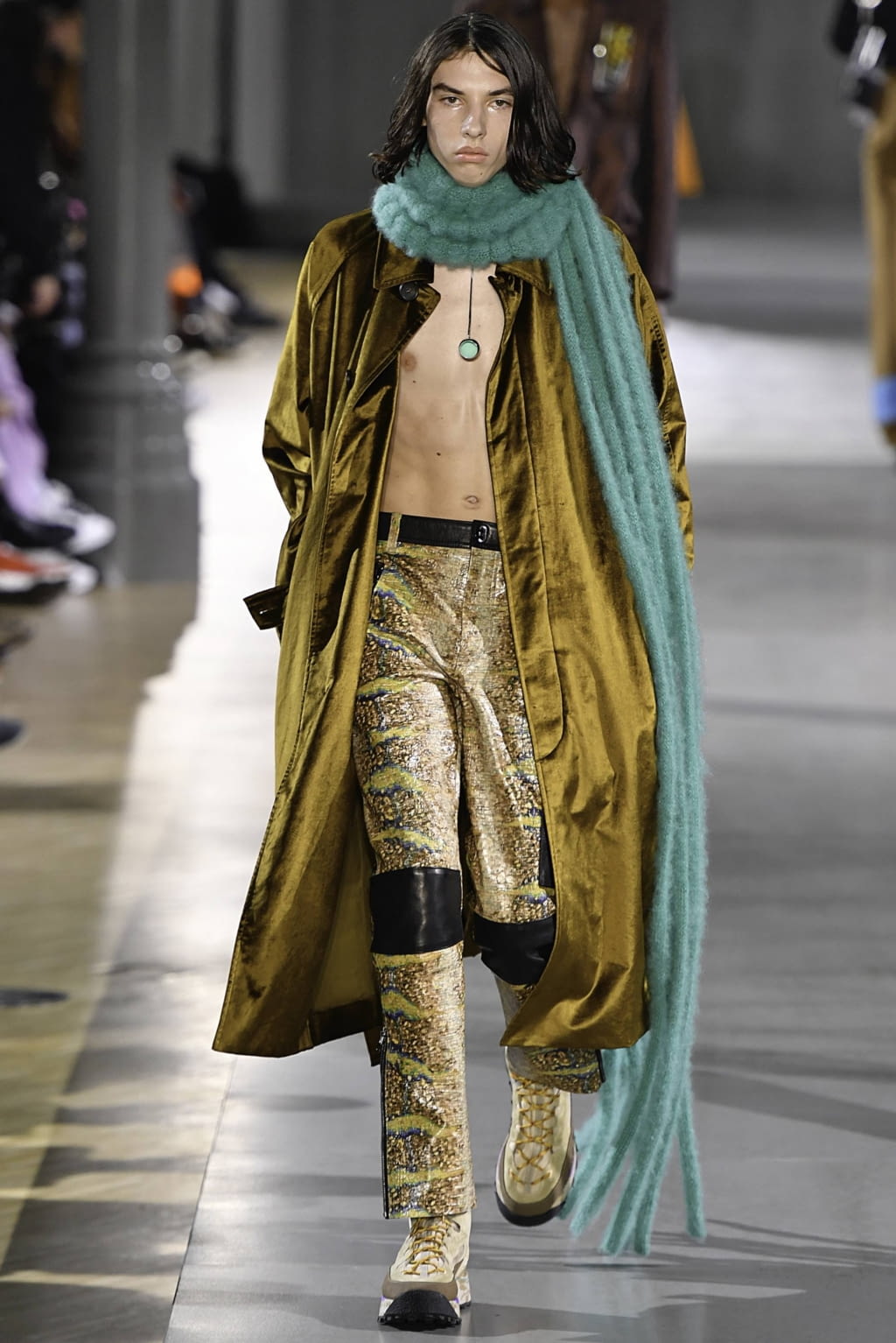 Fashion Week Paris Fall/Winter 2019 look 28 from the Acne Studios collection 男装