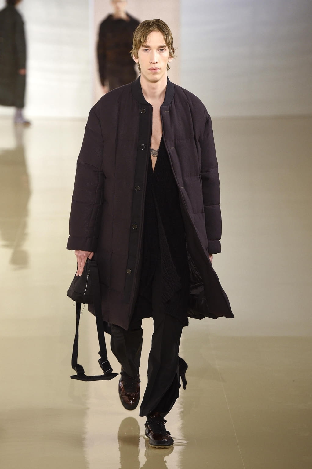 Fashion Week Paris Fall/Winter 2020 look 11 from the Acne Studios collection 男装