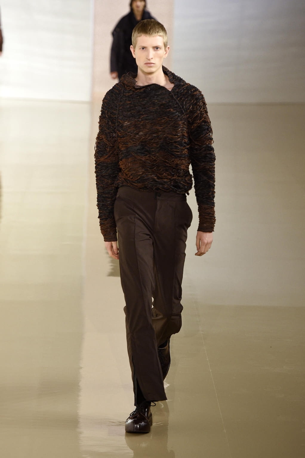Fashion Week Paris Fall/Winter 2020 look 12 from the Acne Studios collection 男装