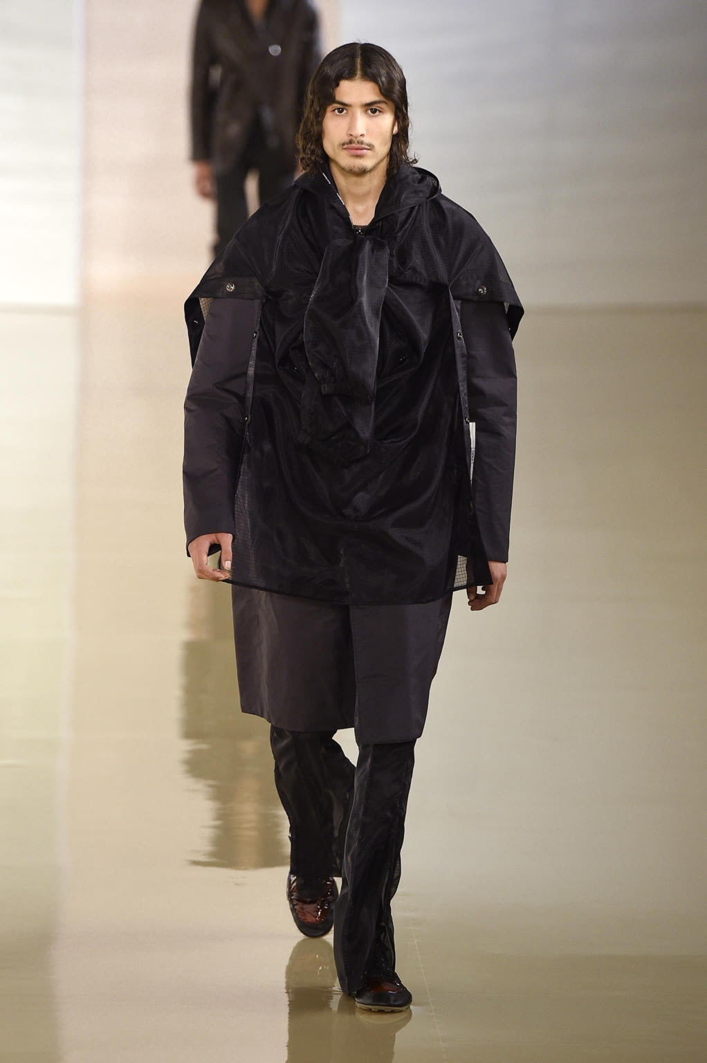 Fashion Week Paris Fall/Winter 2020 look 13 from the Acne Studios collection menswear