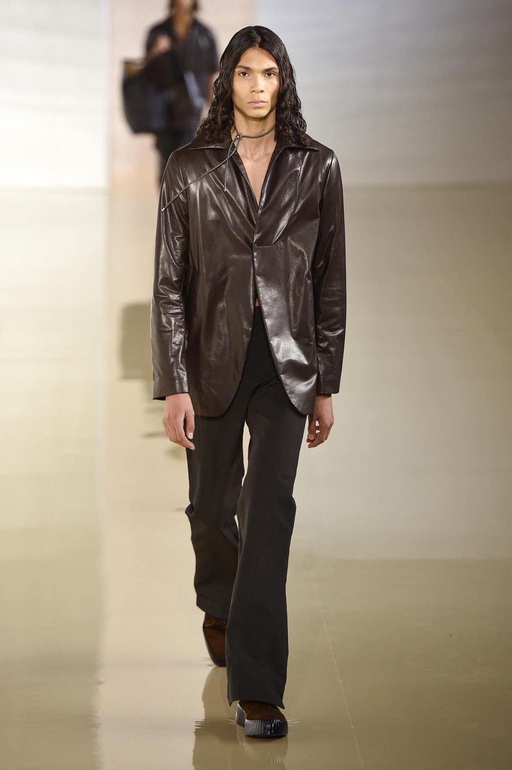 Fashion Week Paris Fall/Winter 2020 look 14 from the Acne Studios collection menswear