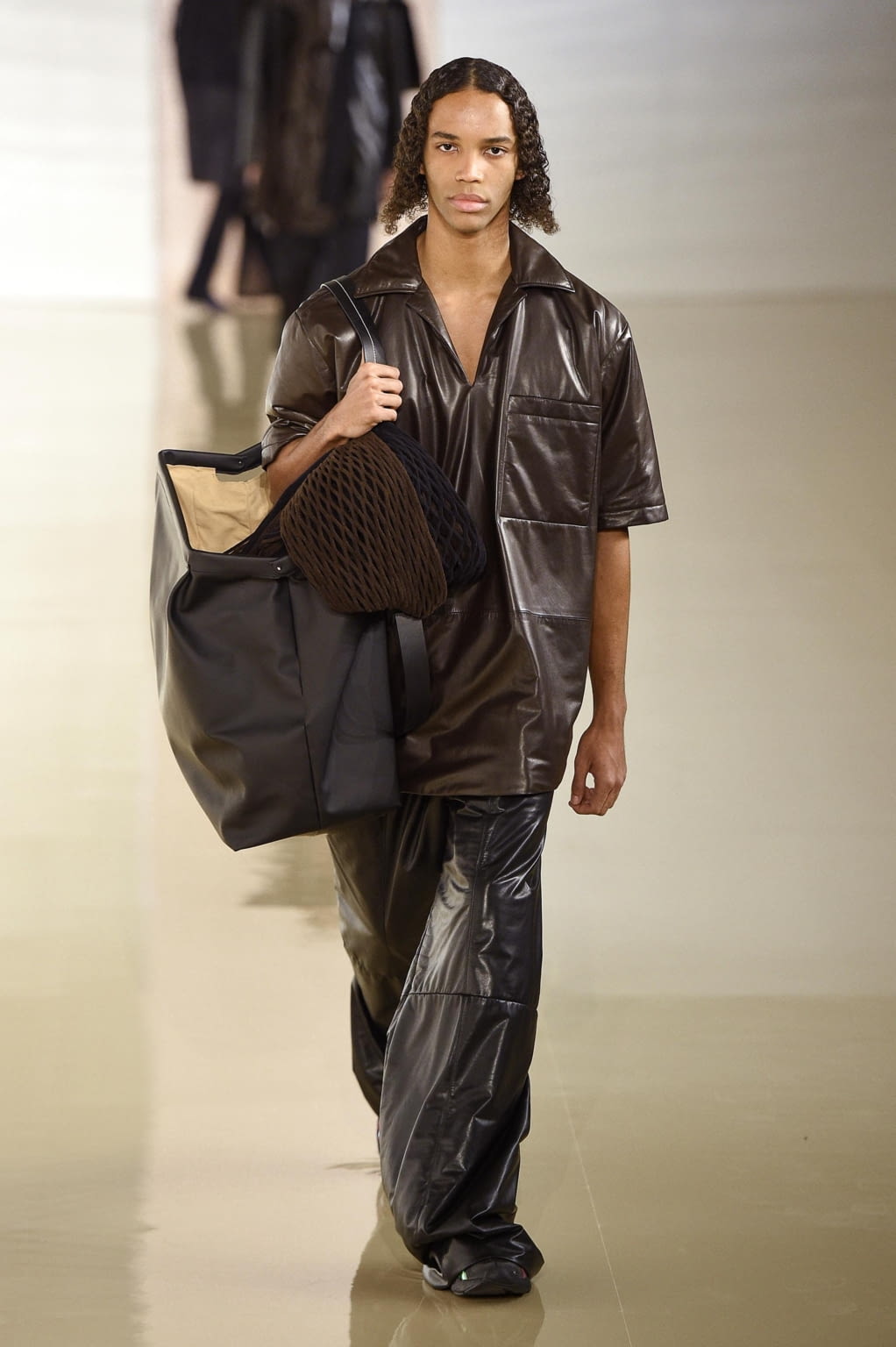 Fashion Week Paris Fall/Winter 2020 look 15 from the Acne Studios collection 男装