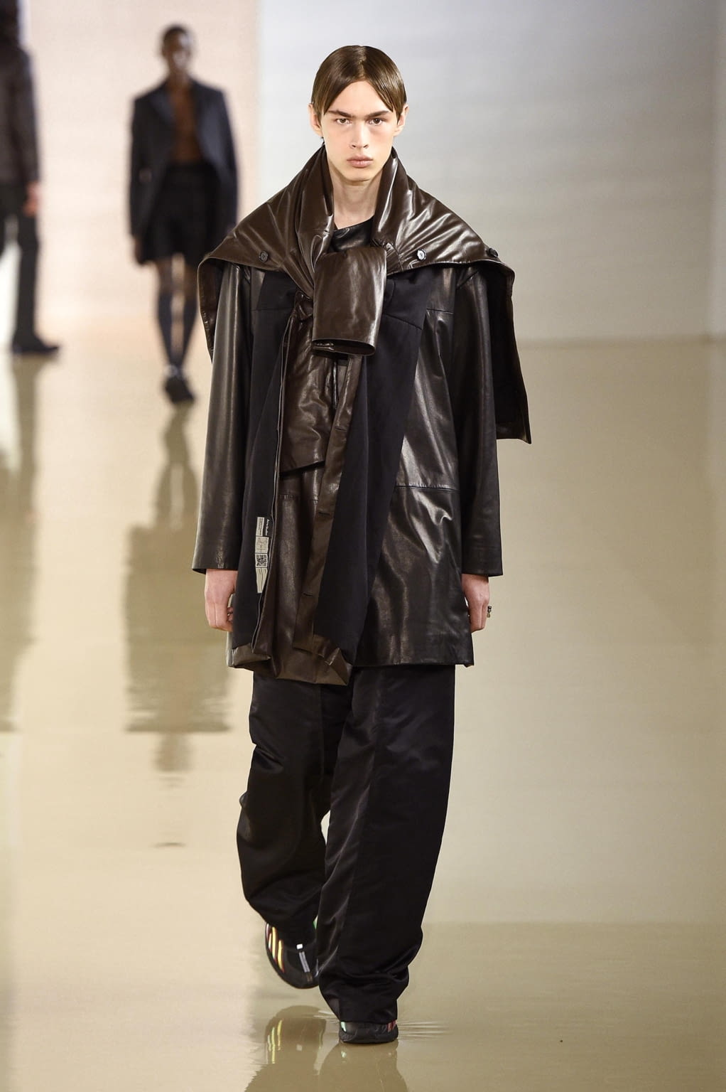 Fashion Week Paris Fall/Winter 2020 look 16 from the Acne Studios collection 男装
