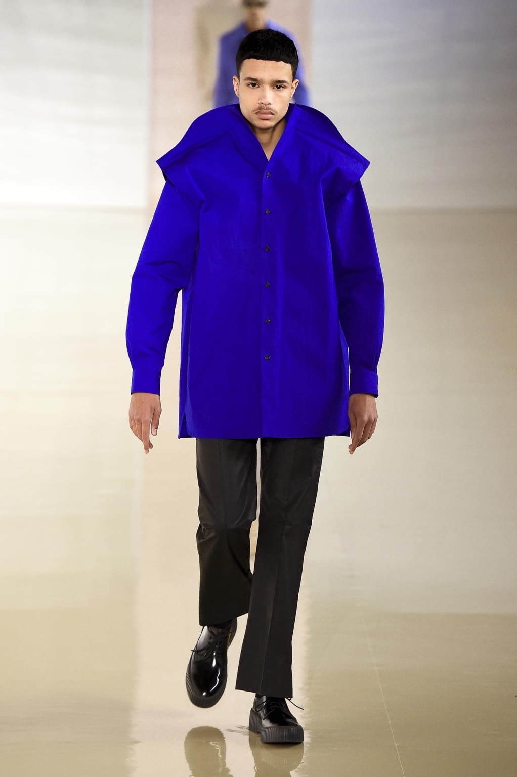 Fashion Week Paris Fall/Winter 2020 look 39 from the Acne Studios collection 男装