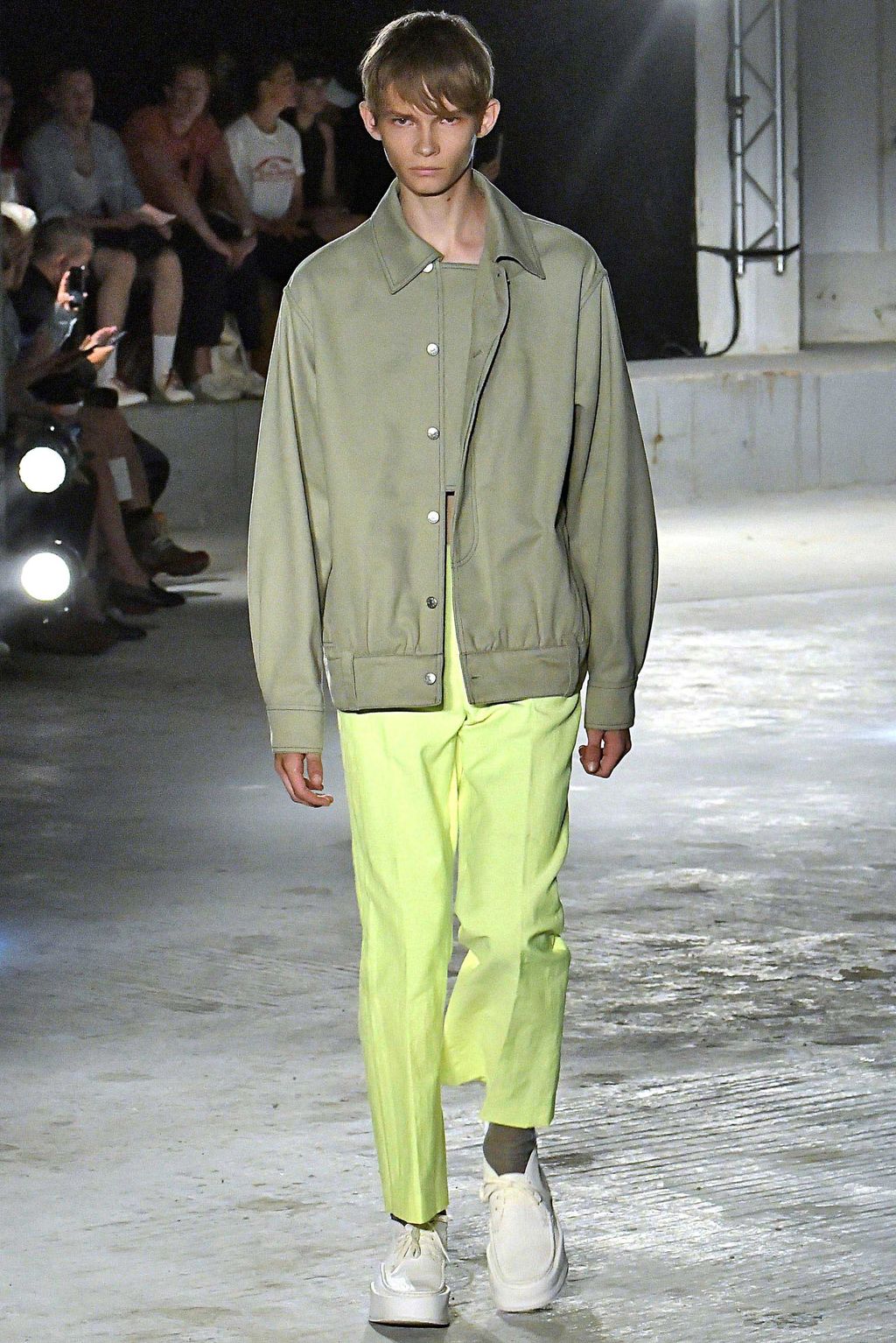Fashion Week Paris Spring/Summer 2019 look 1 from the Acne Studios collection menswear