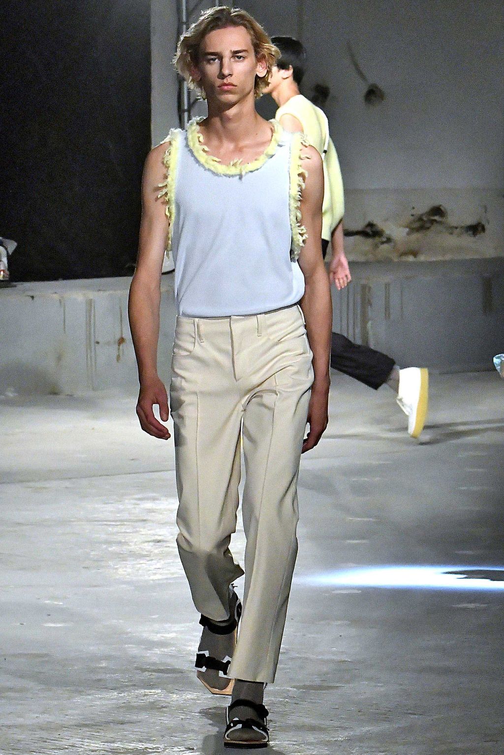 Fashion Week Paris Spring/Summer 2019 look 4 from the Acne Studios collection 男装