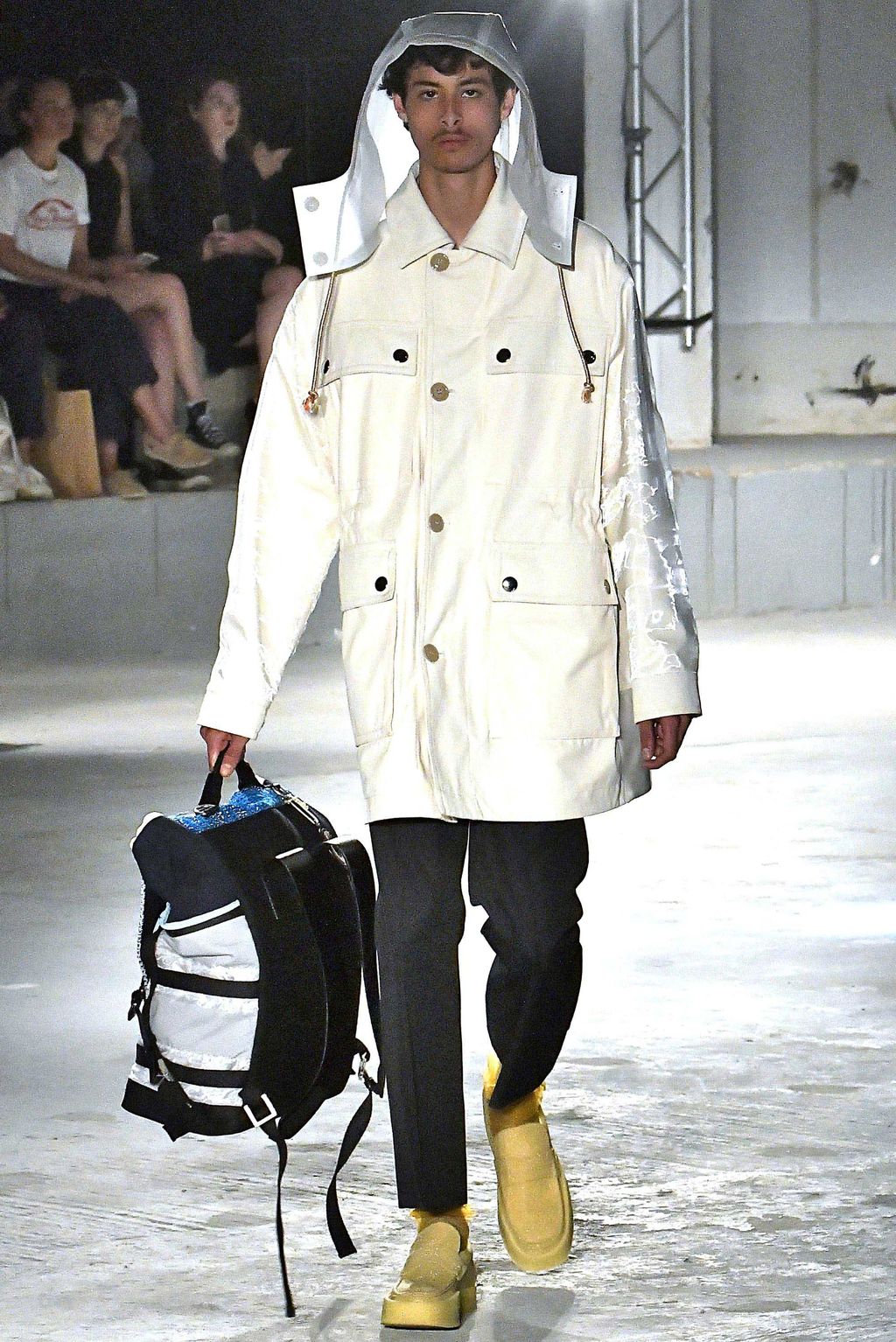 Fashion Week Paris Spring/Summer 2019 look 12 from the Acne Studios collection 男装