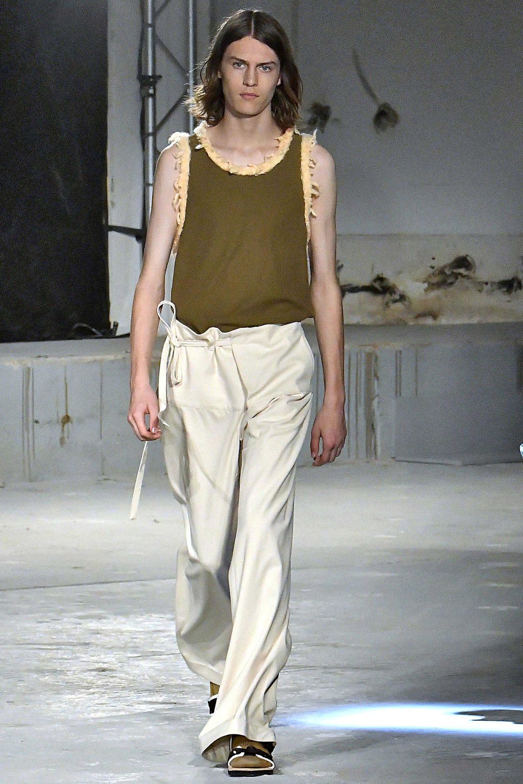 Fashion Week Paris Spring/Summer 2019 look 13 from the Acne Studios collection menswear