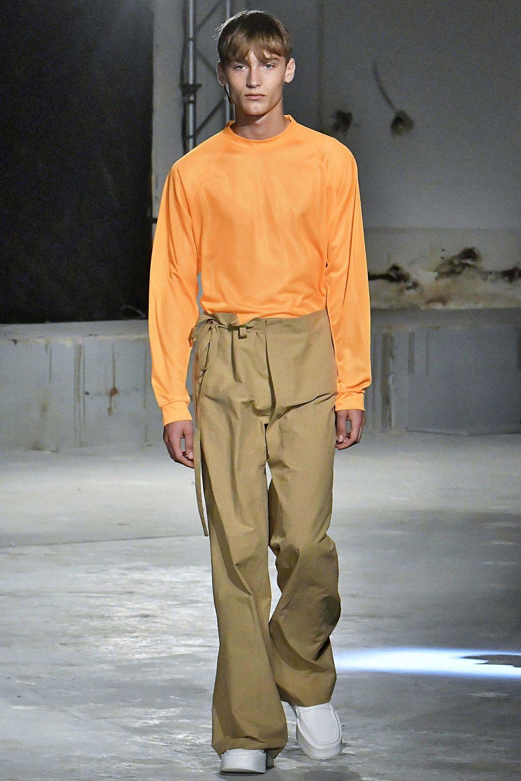 Fashion Week Paris Spring/Summer 2019 look 15 from the Acne Studios collection menswear