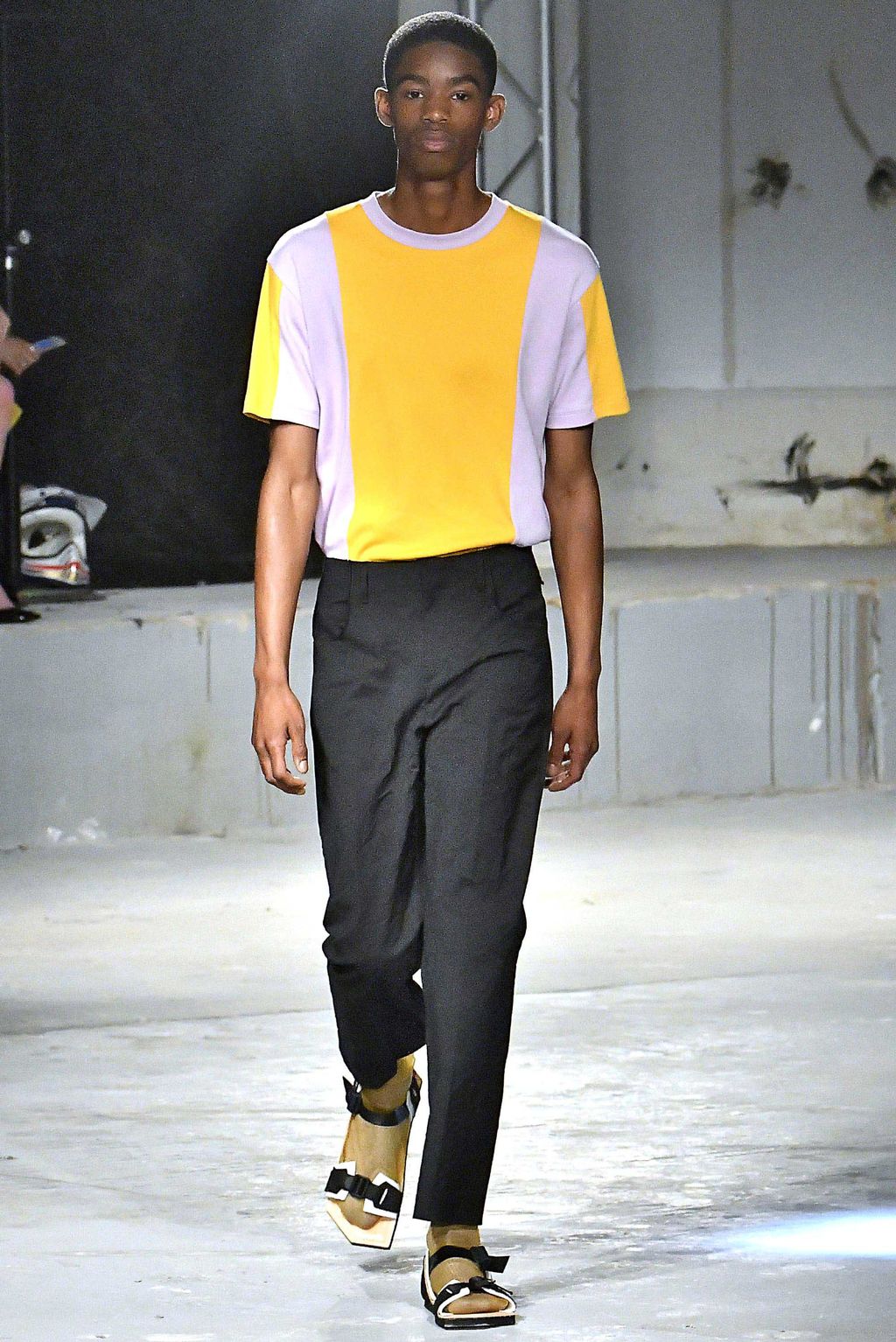 Fashion Week Paris Spring/Summer 2019 look 20 from the Acne Studios collection menswear