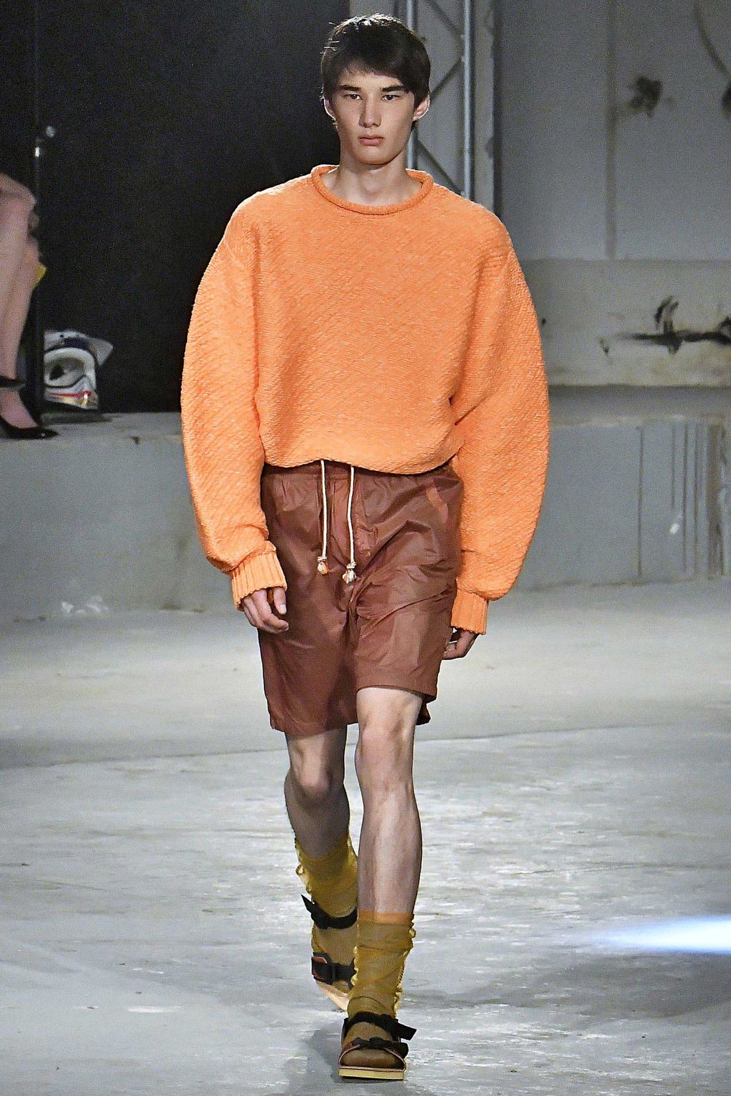 Fashion Week Paris Spring/Summer 2019 look 28 from the Acne Studios collection 男装