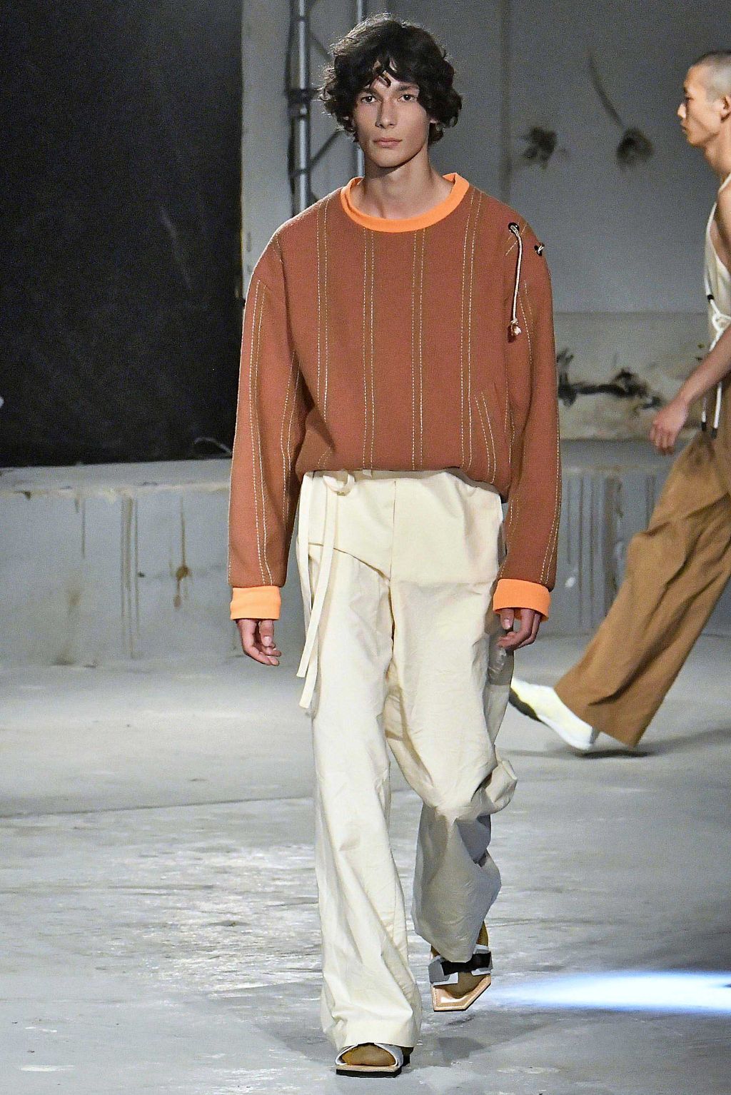 Fashion Week Paris Spring/Summer 2019 look 29 from the Acne Studios collection menswear