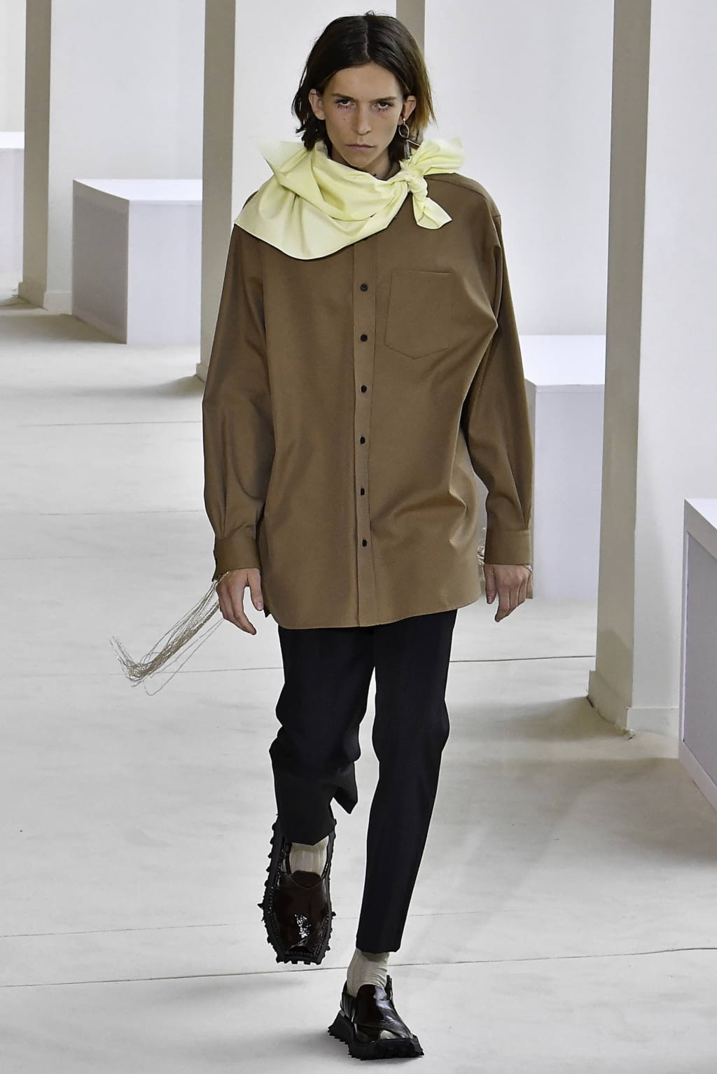 Fashion Week Paris Spring/Summer 2020 look 1 from the Acne Studios collection 男装