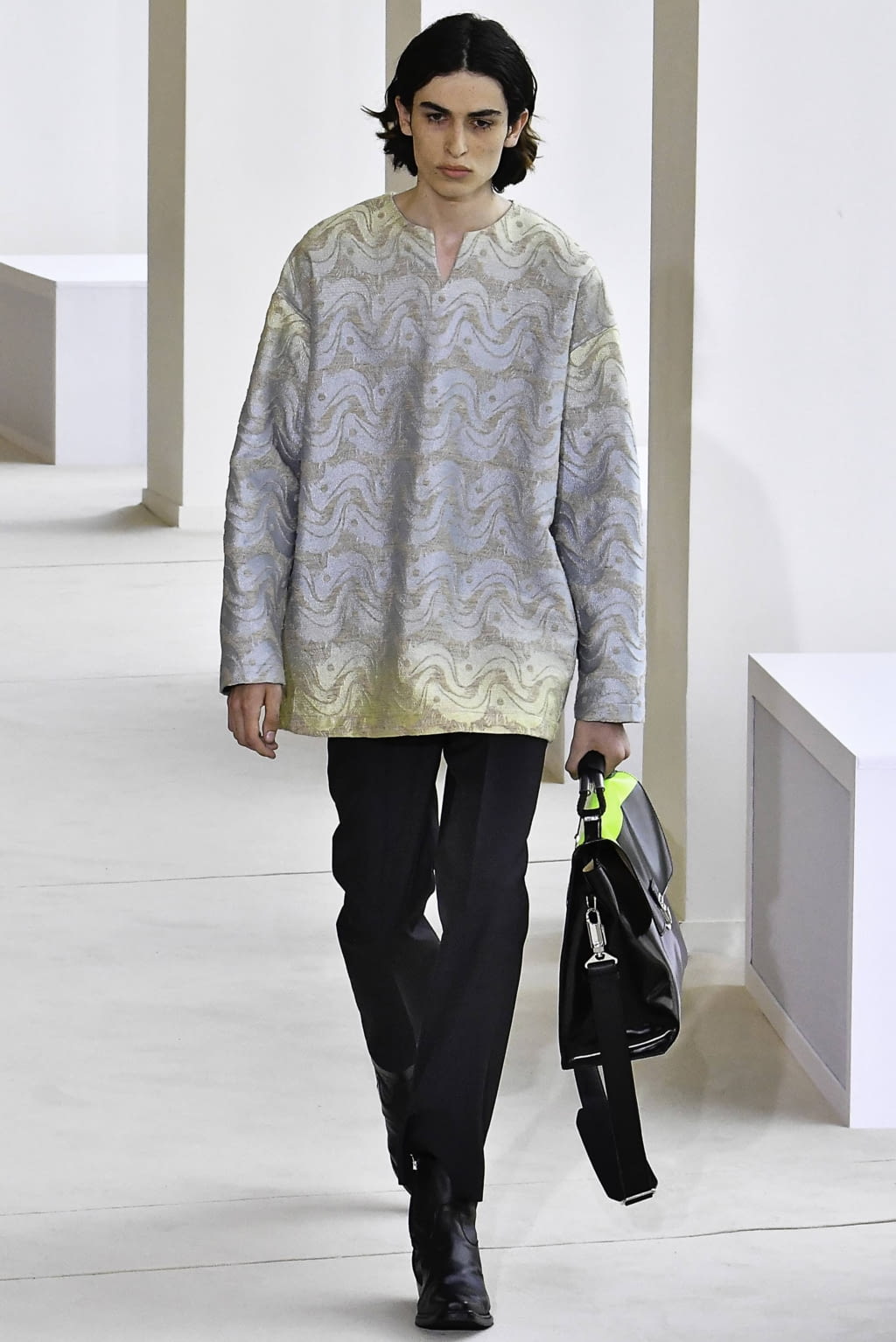 Fashion Week Paris Spring/Summer 2020 look 11 from the Acne Studios collection 男装