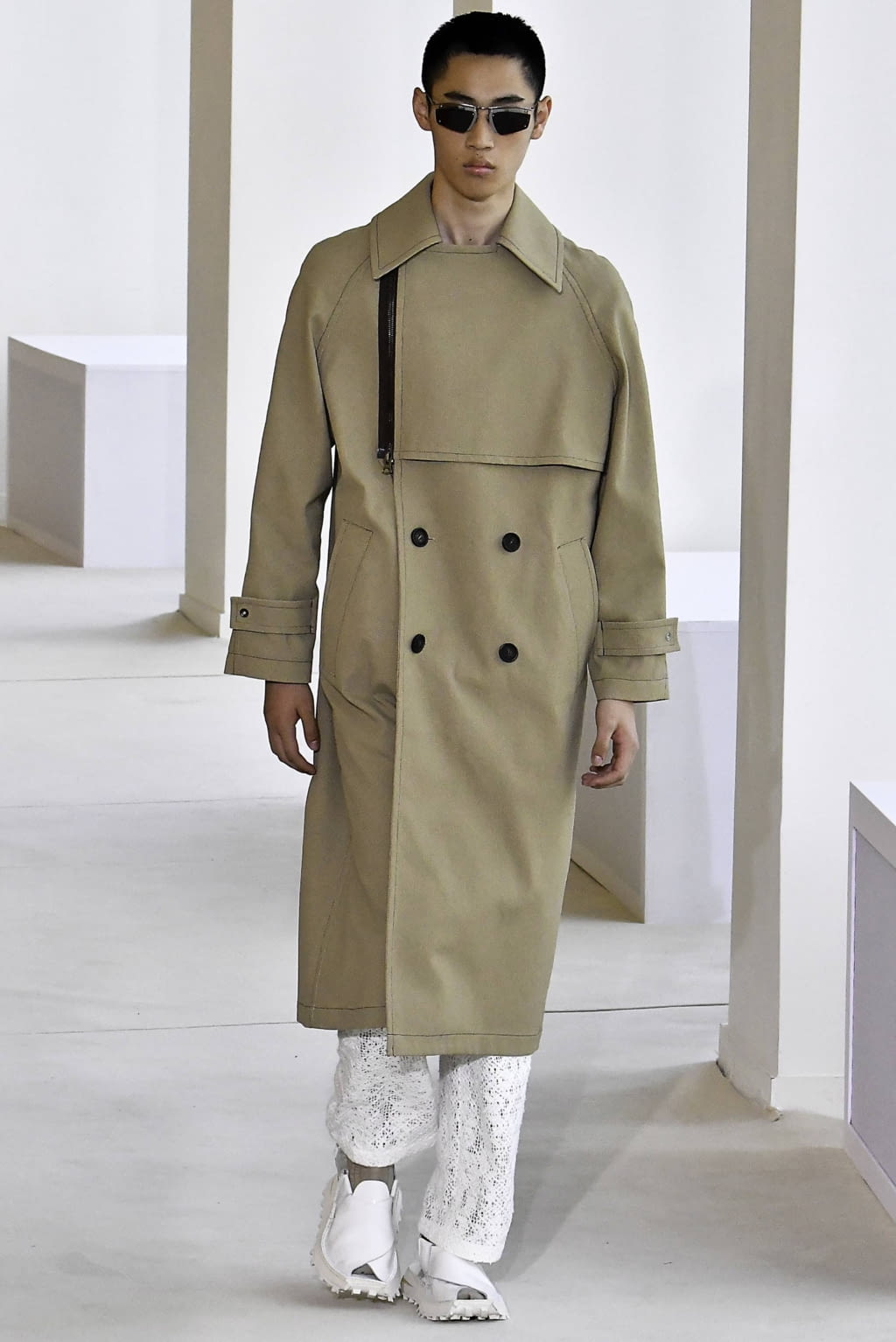 Fashion Week Paris Spring/Summer 2020 look 22 from the Acne Studios collection menswear