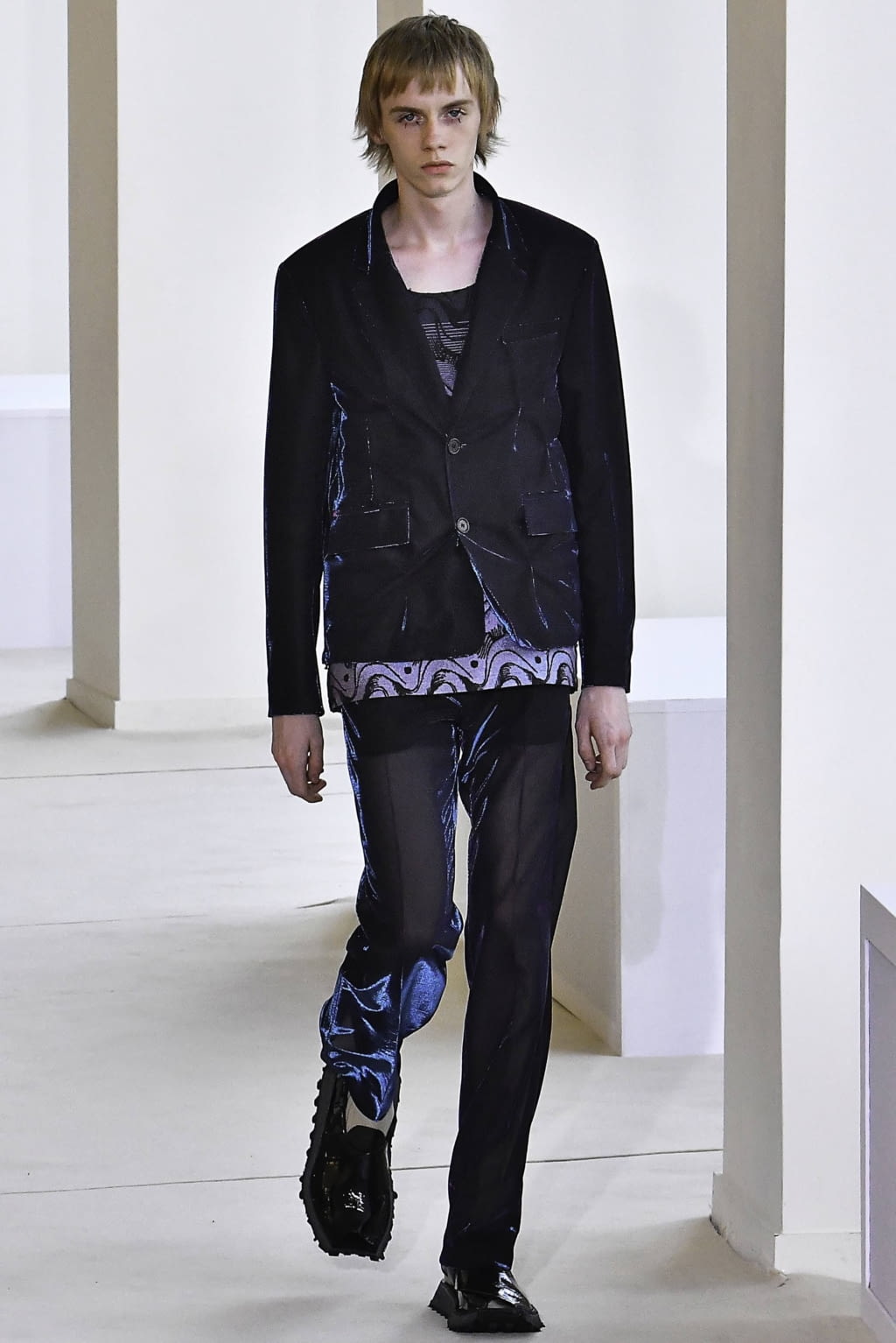 Fashion Week Paris Spring/Summer 2020 look 27 from the Acne Studios collection menswear