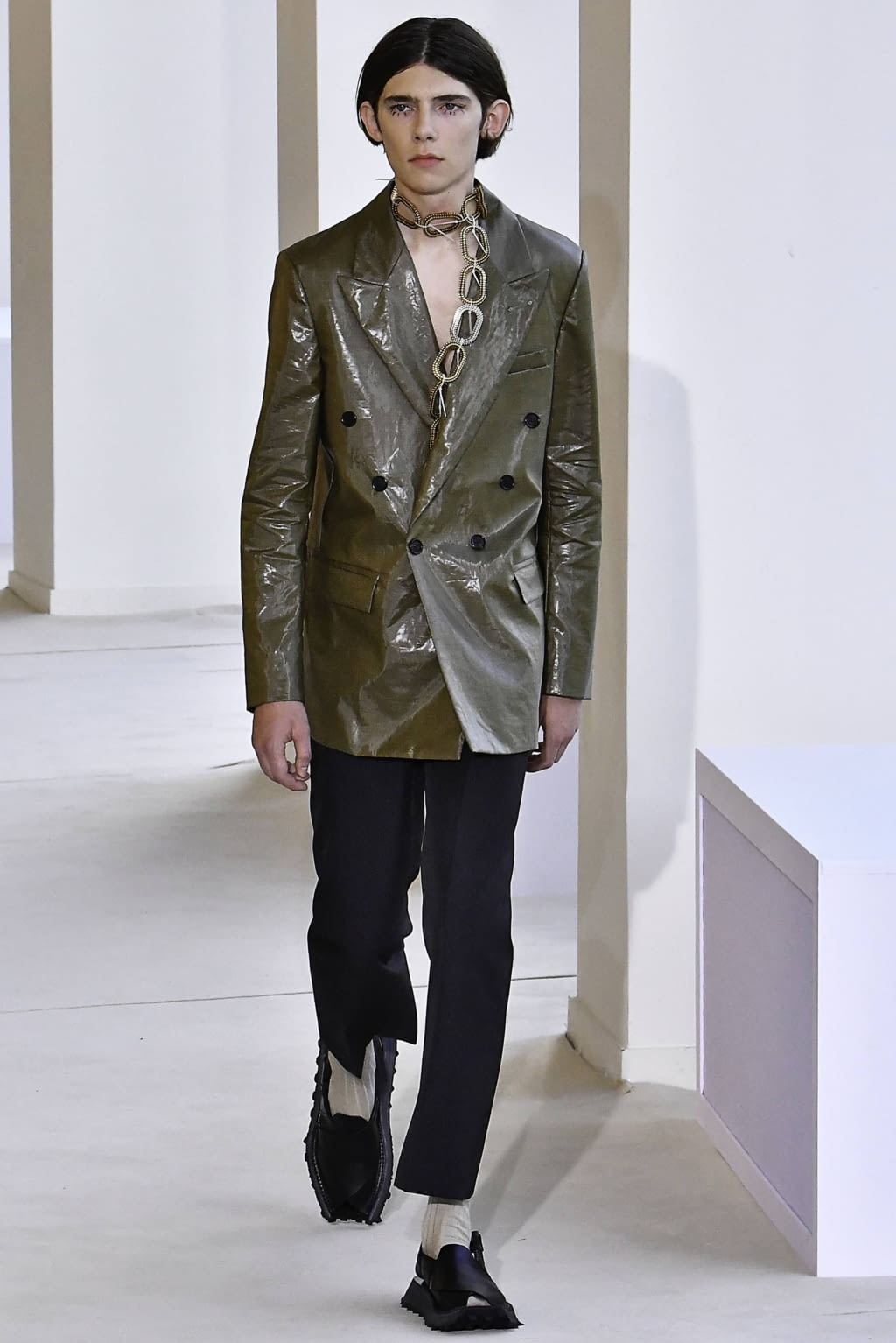 Fashion Week Paris Spring/Summer 2020 look 31 from the Acne Studios collection menswear