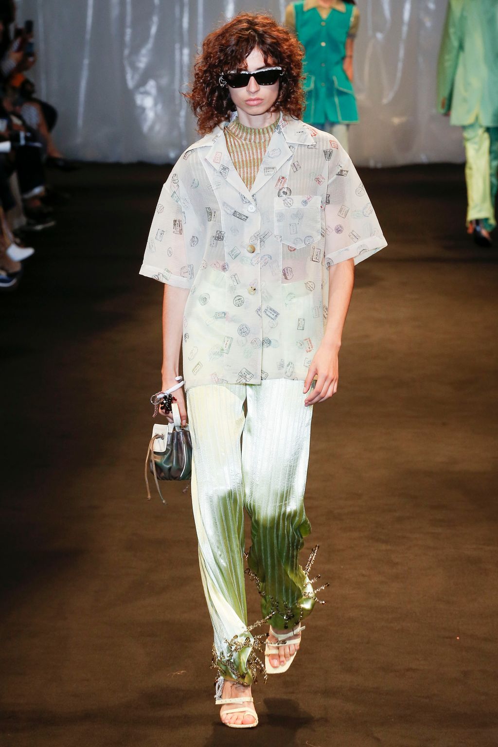 Fashion Week Paris Spring/Summer 2018 look 3 from the Acne Studios collection womenswear