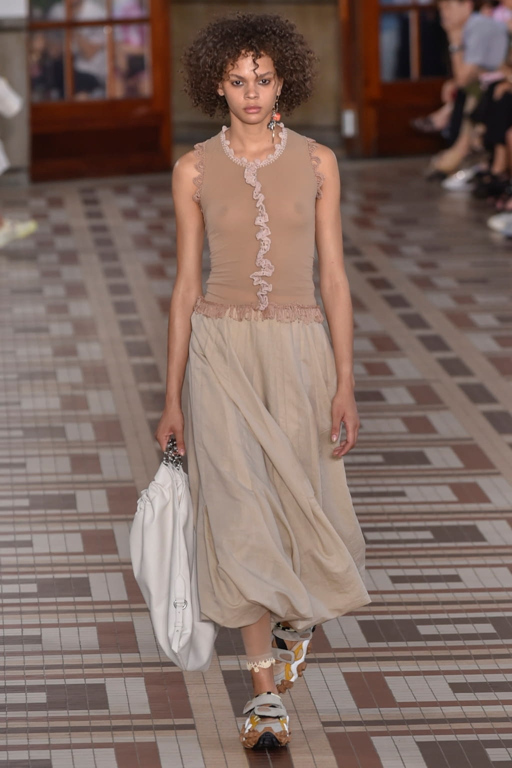 Fashion Week Paris Spring/Summer 2019 look 12 from the Acne Studios collection 女装