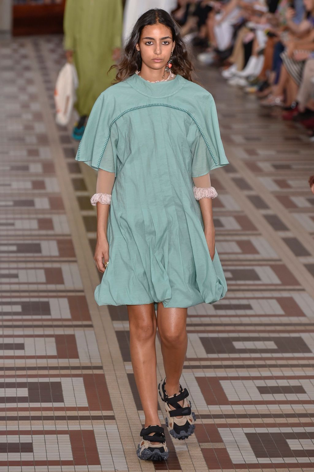 Fashion Week Paris Spring/Summer 2019 look 15 from the Acne Studios collection 女装