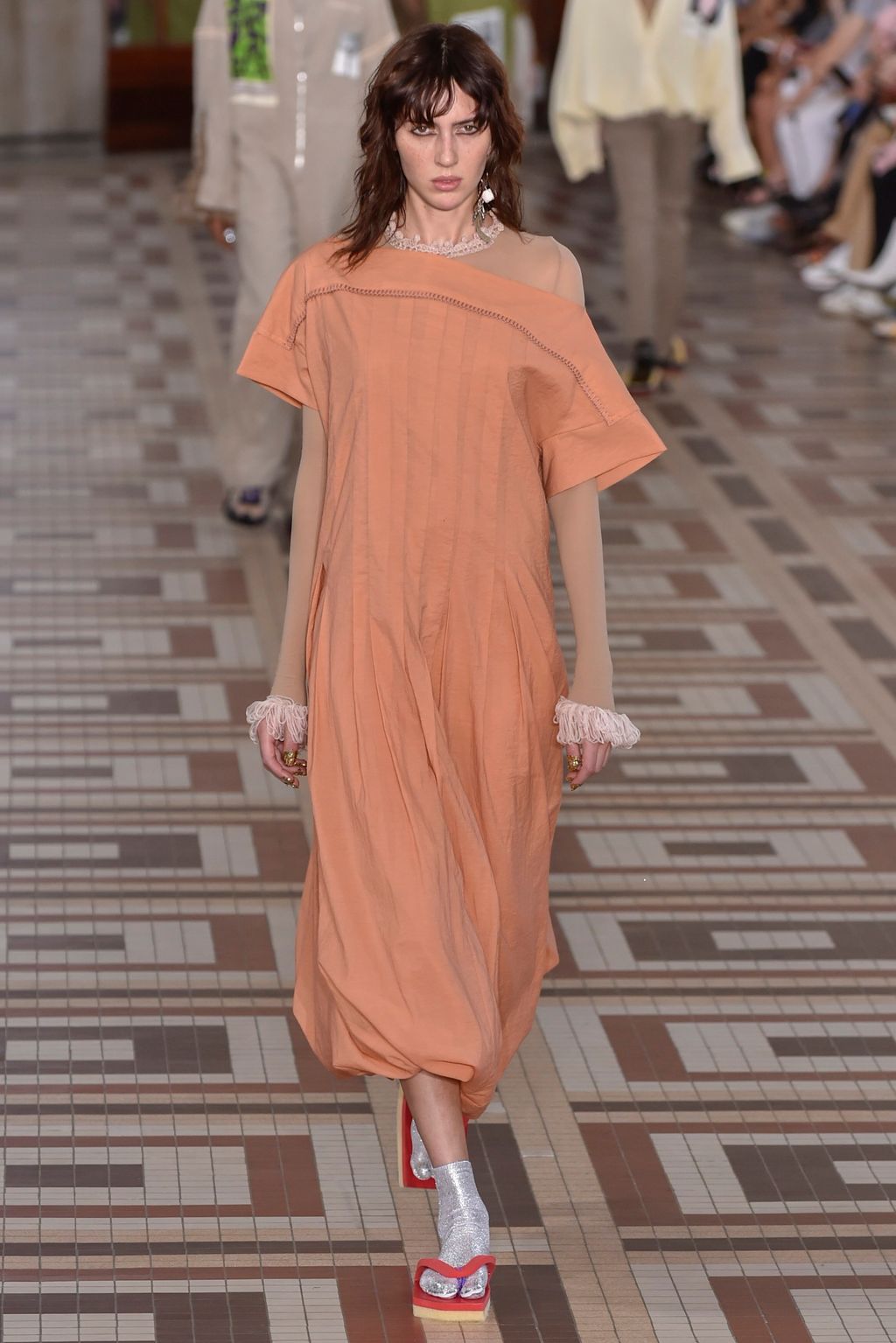 Fashion Week Paris Spring/Summer 2019 look 18 from the Acne Studios collection 女装