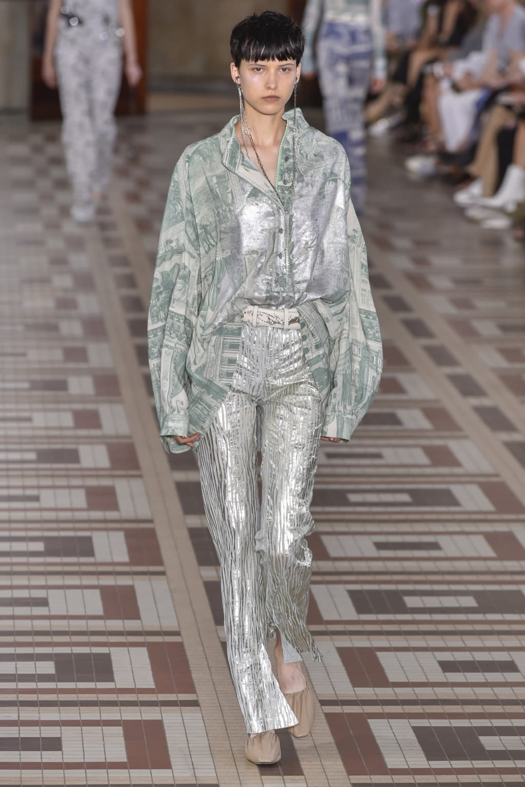 Fashion Week Paris Spring/Summer 2019 look 38 from the Acne Studios collection womenswear