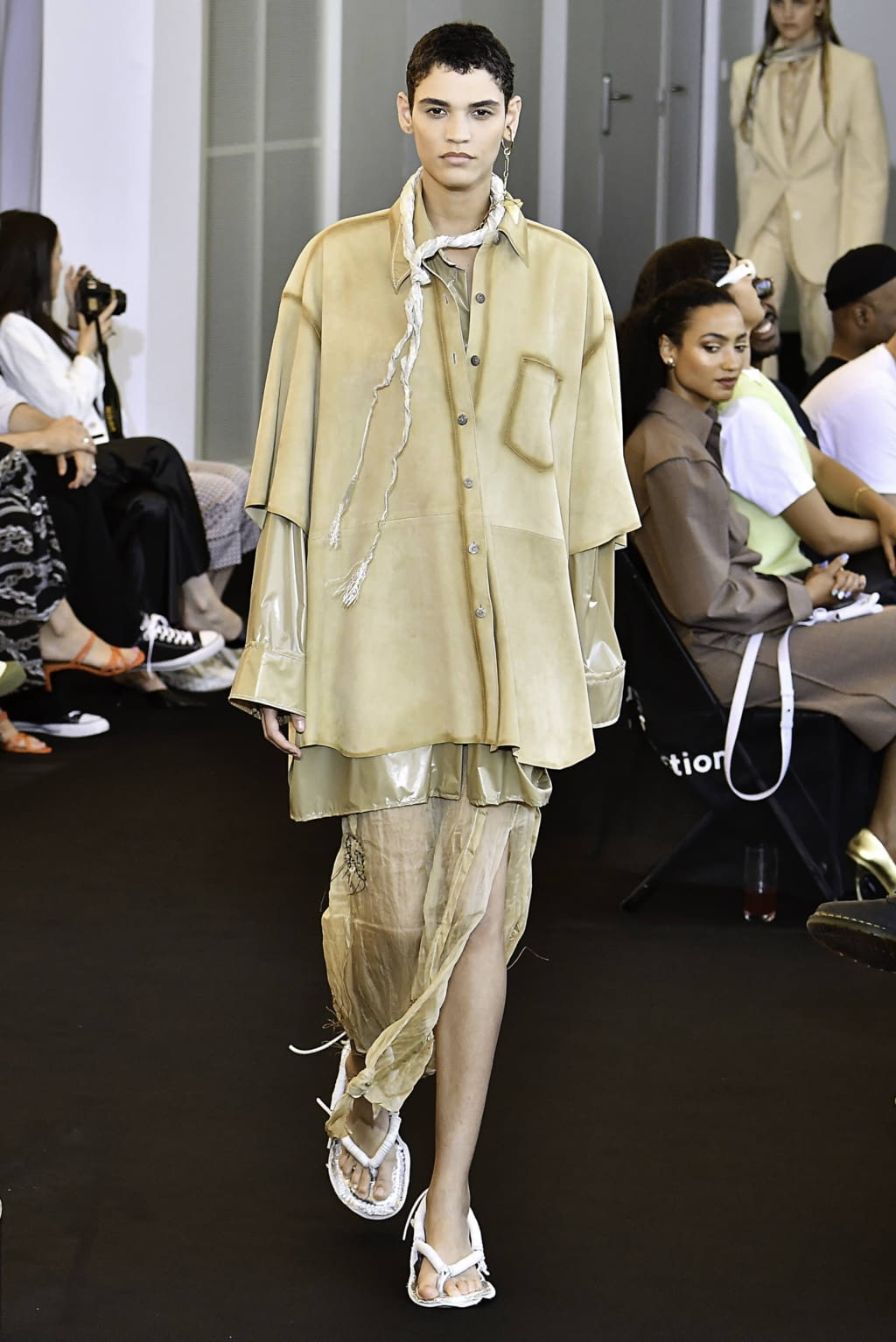 Fashion Week Paris Spring/Summer 2020 look 1 from the Acne Studios collection womenswear