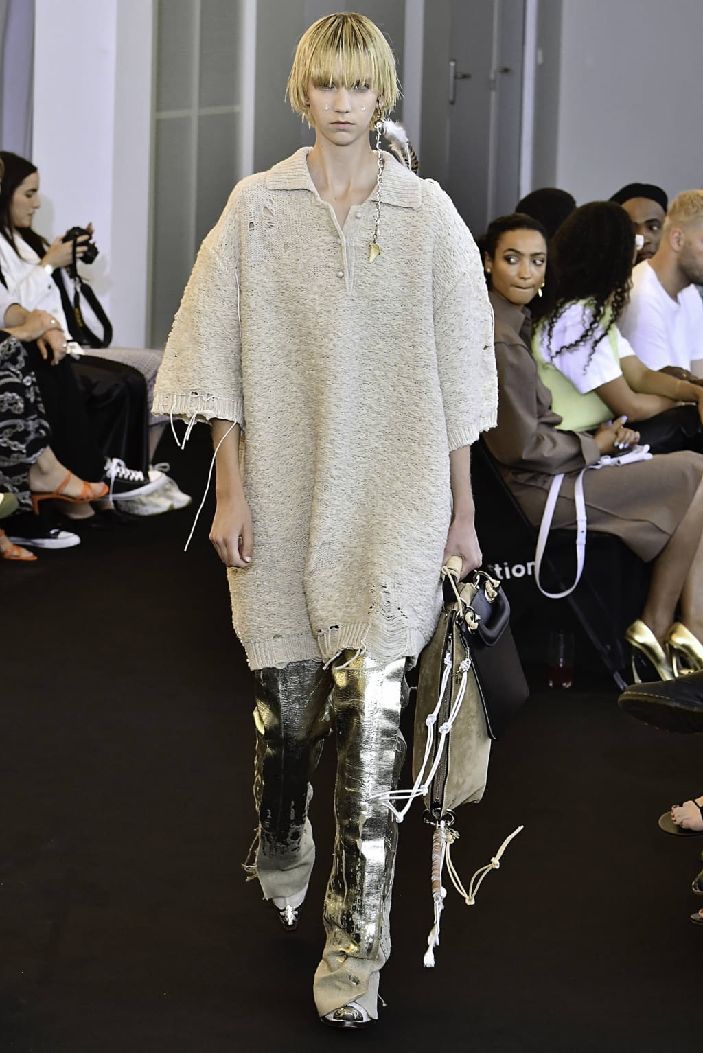 Fashion Week Paris Spring/Summer 2020 look 4 from the Acne Studios collection 女装