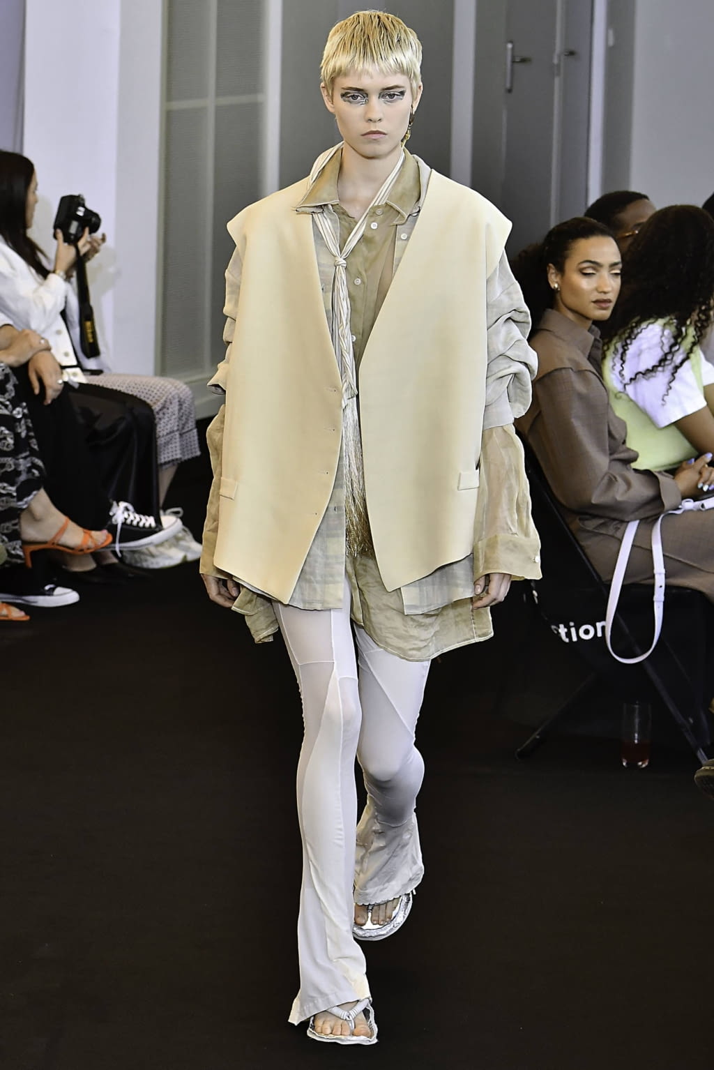 Fashion Week Paris Spring/Summer 2020 look 5 from the Acne Studios collection womenswear