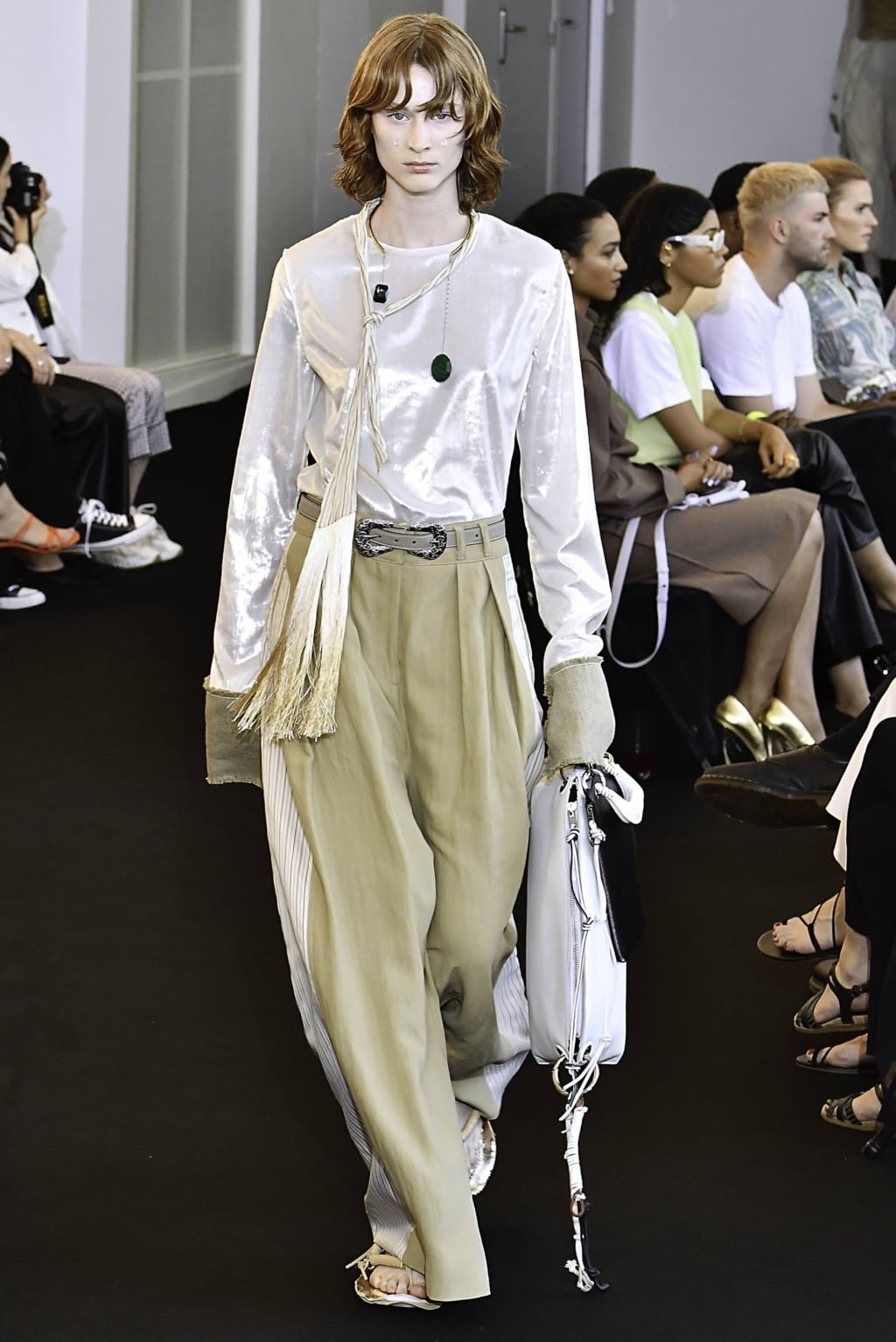 Fashion Week Paris Spring/Summer 2020 look 10 from the Acne Studios collection womenswear