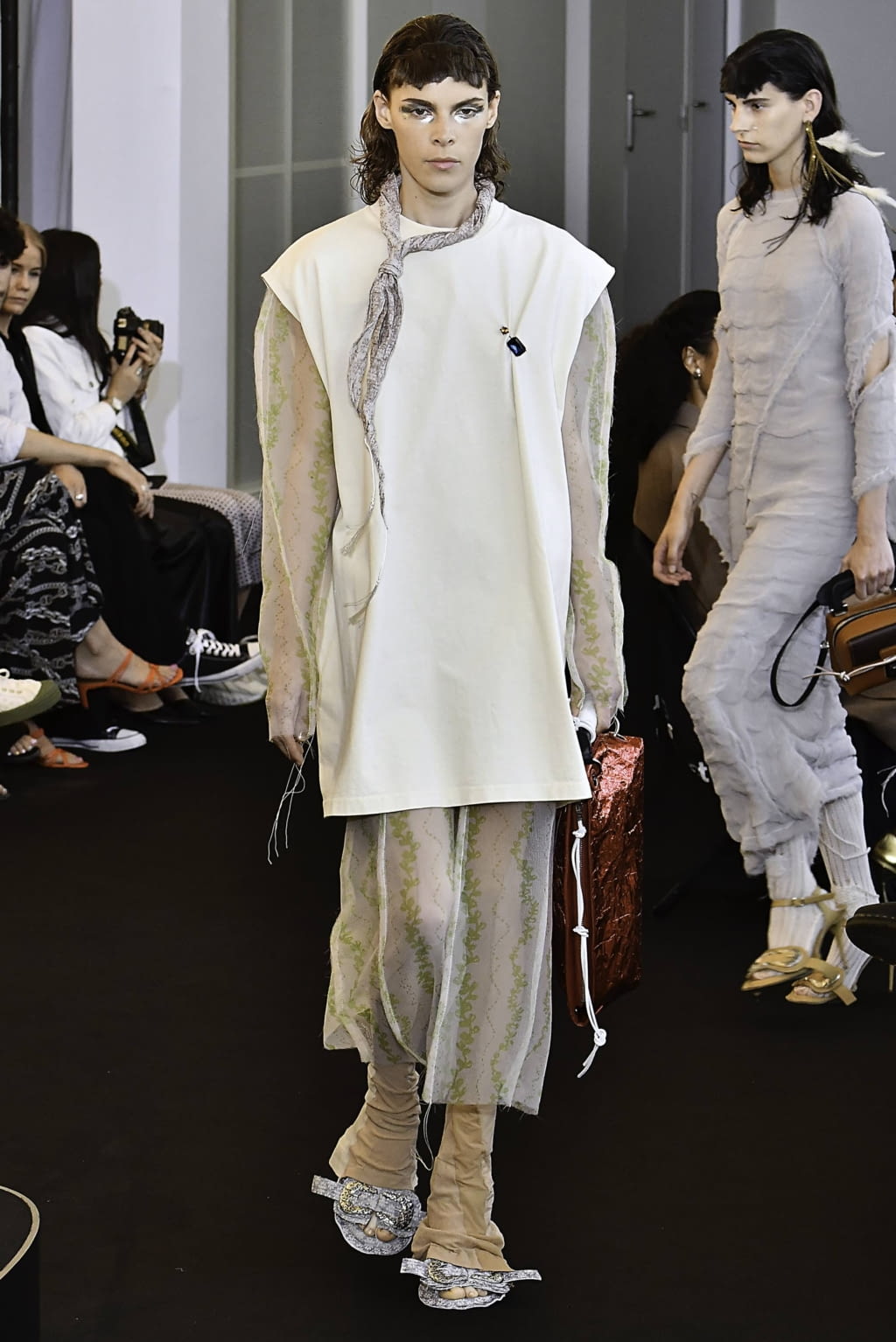 Fashion Week Paris Spring/Summer 2020 look 25 from the Acne Studios collection 女装
